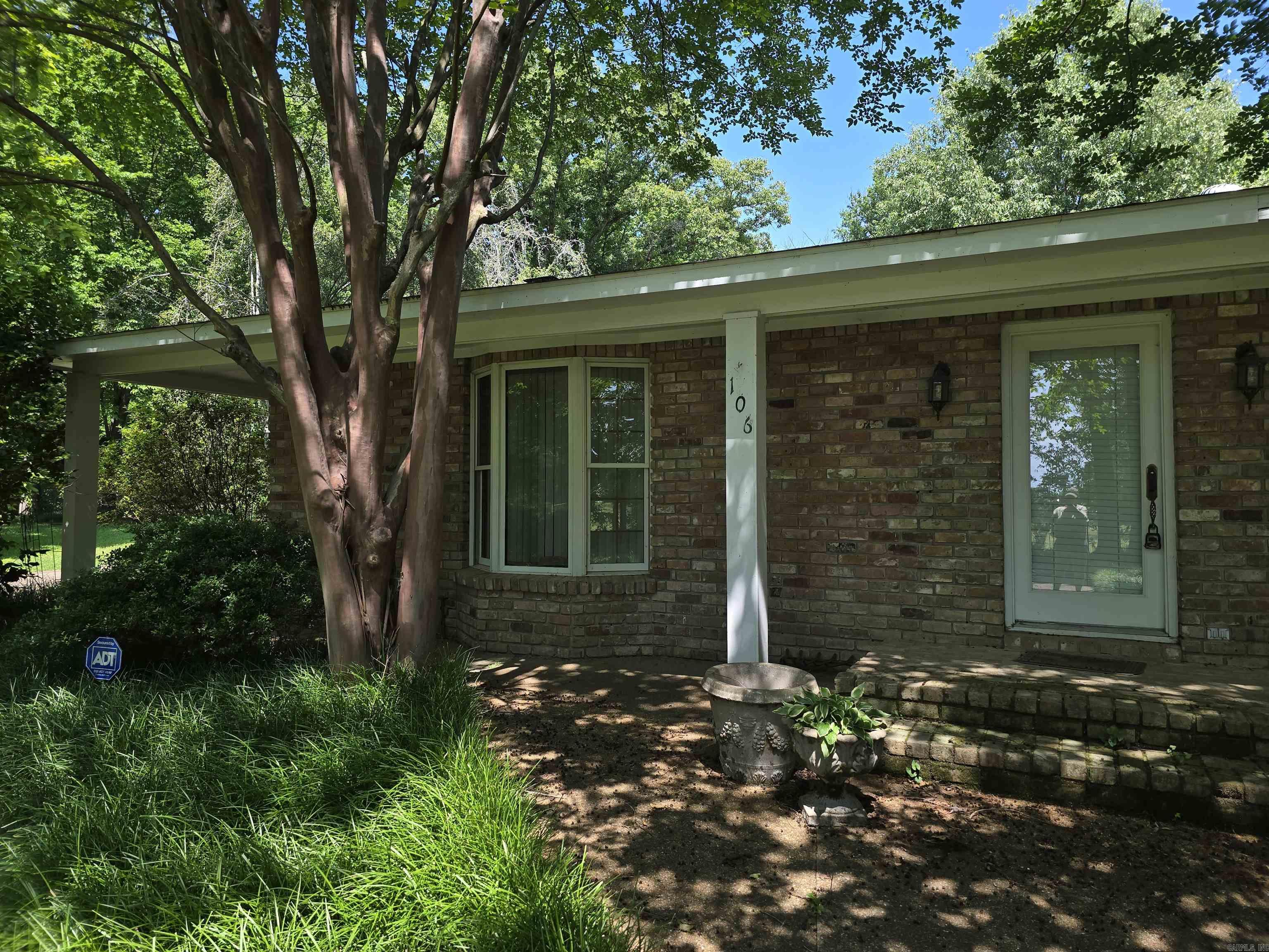 106 Honeysuckle Lane Property Photo 6
