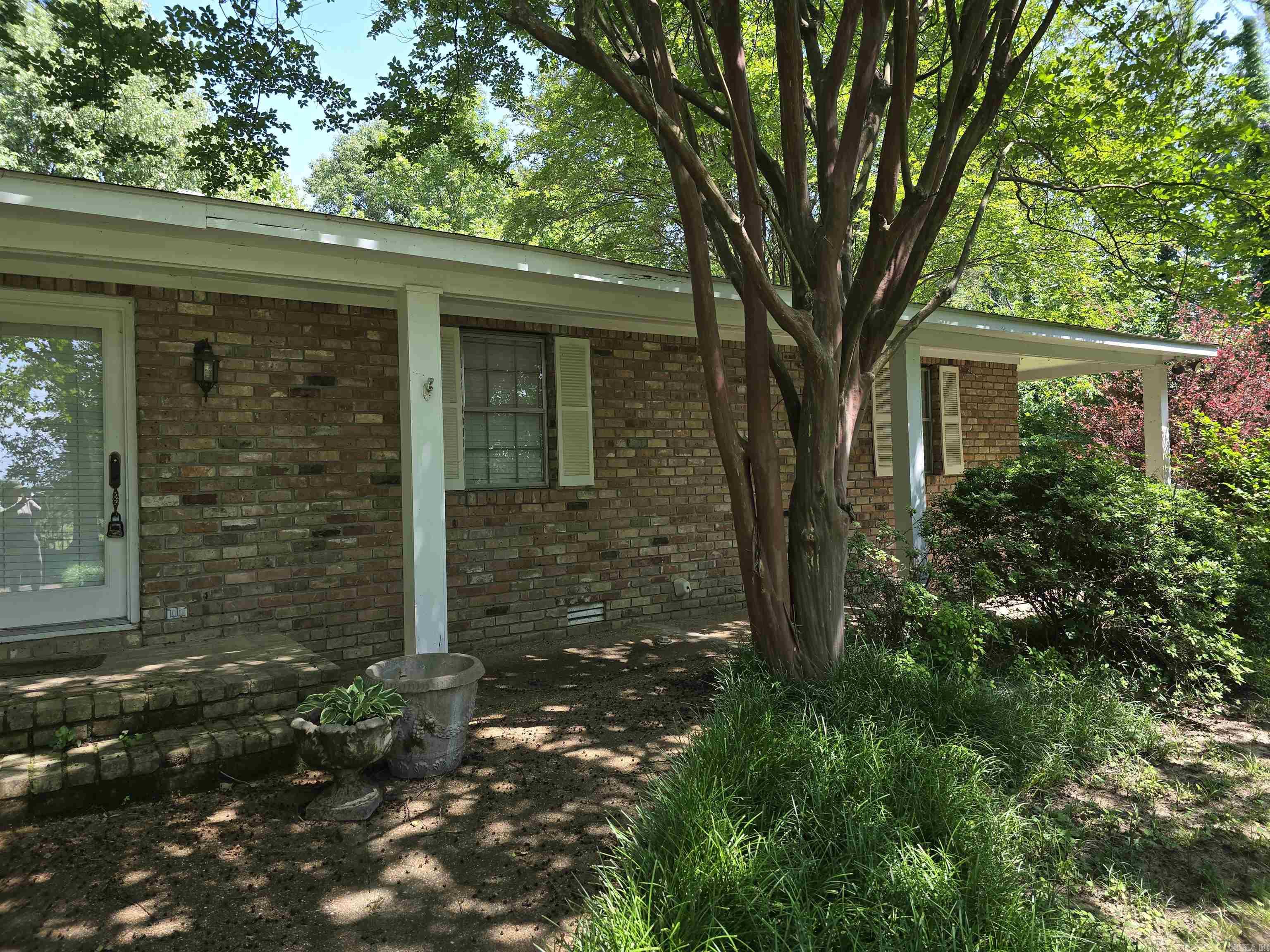 106 Honeysuckle Lane Property Photo 7
