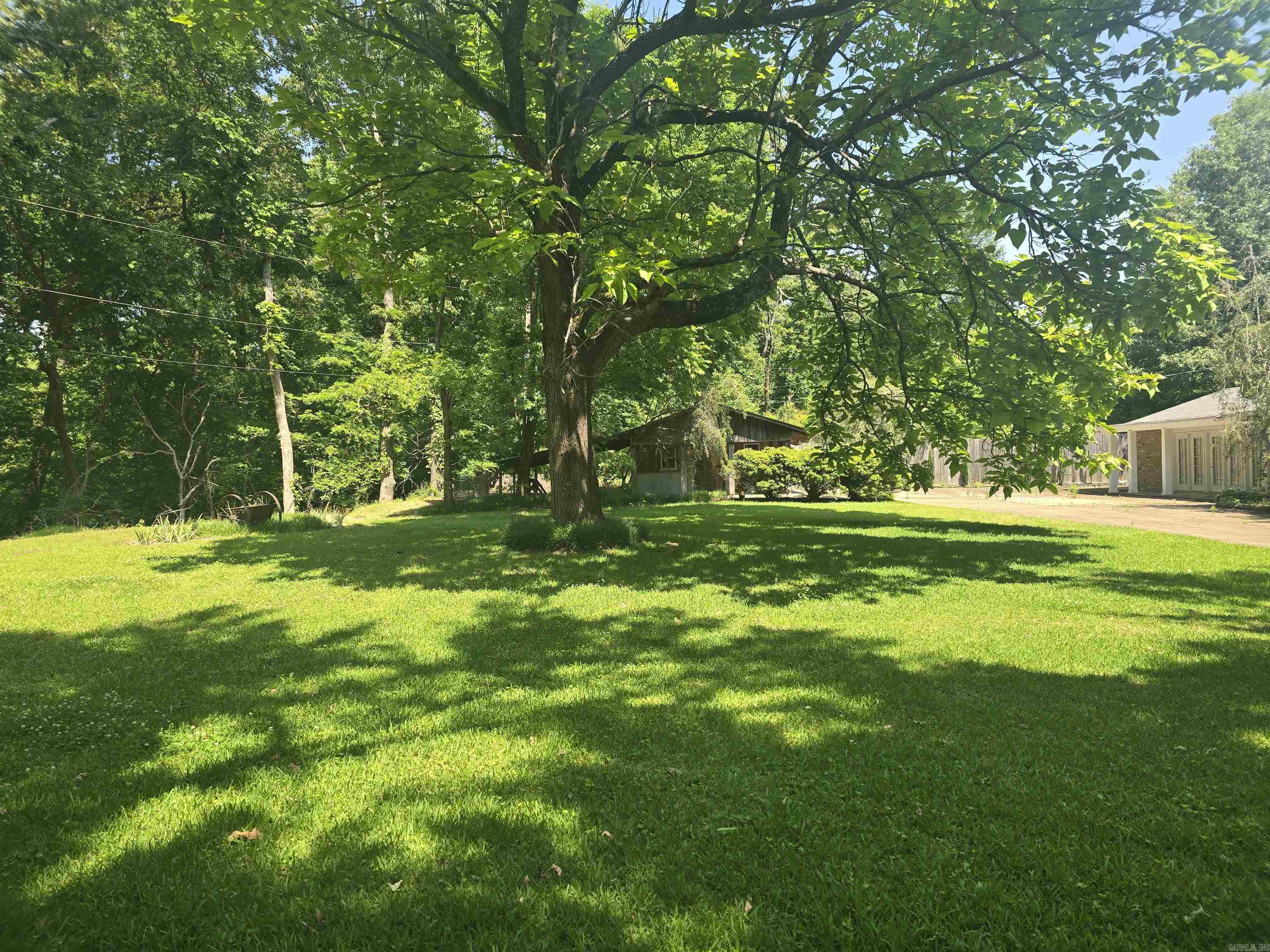 106 Honeysuckle Lane Property Photo 12