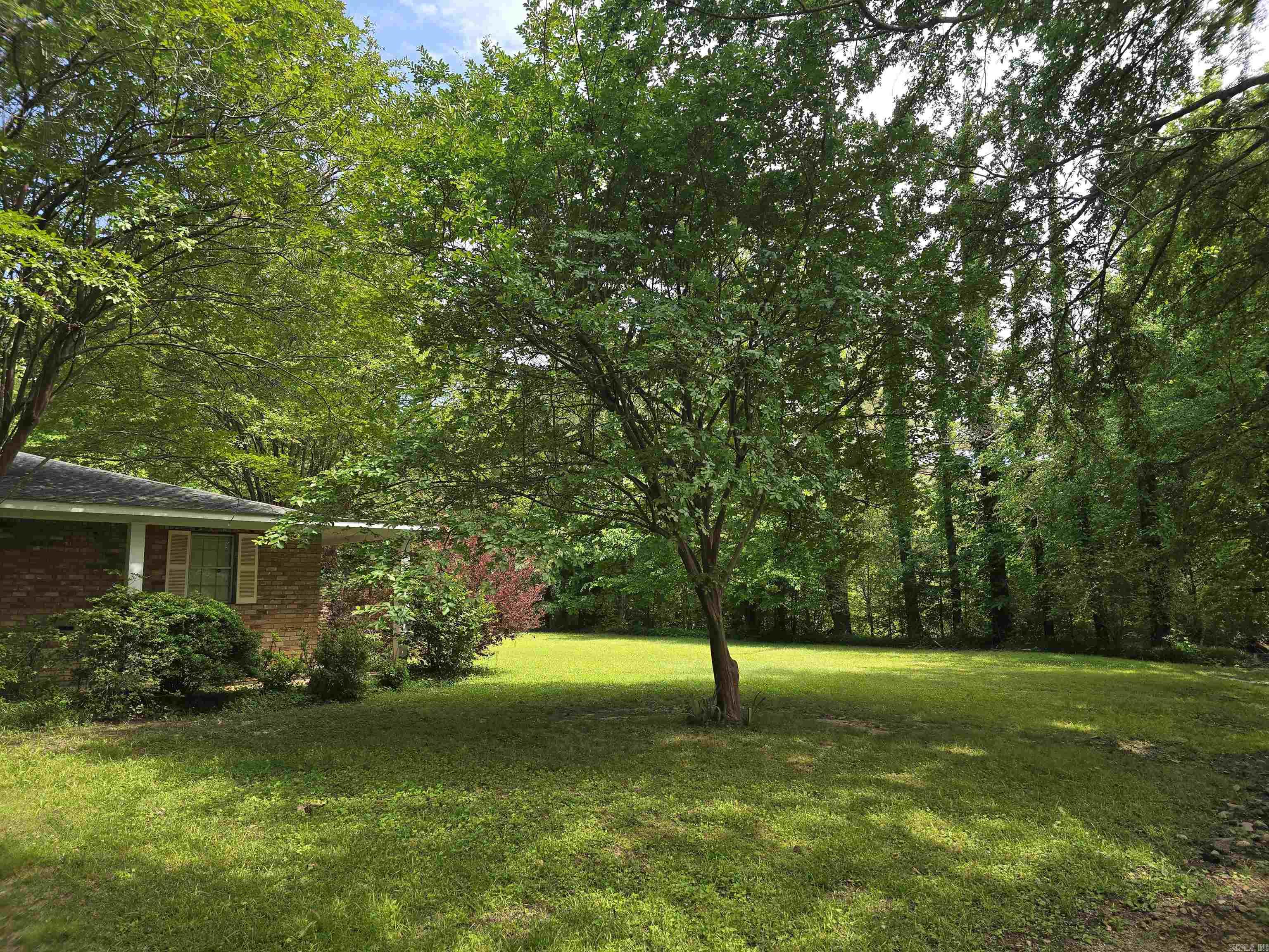 106 Honeysuckle Lane Property Photo 15