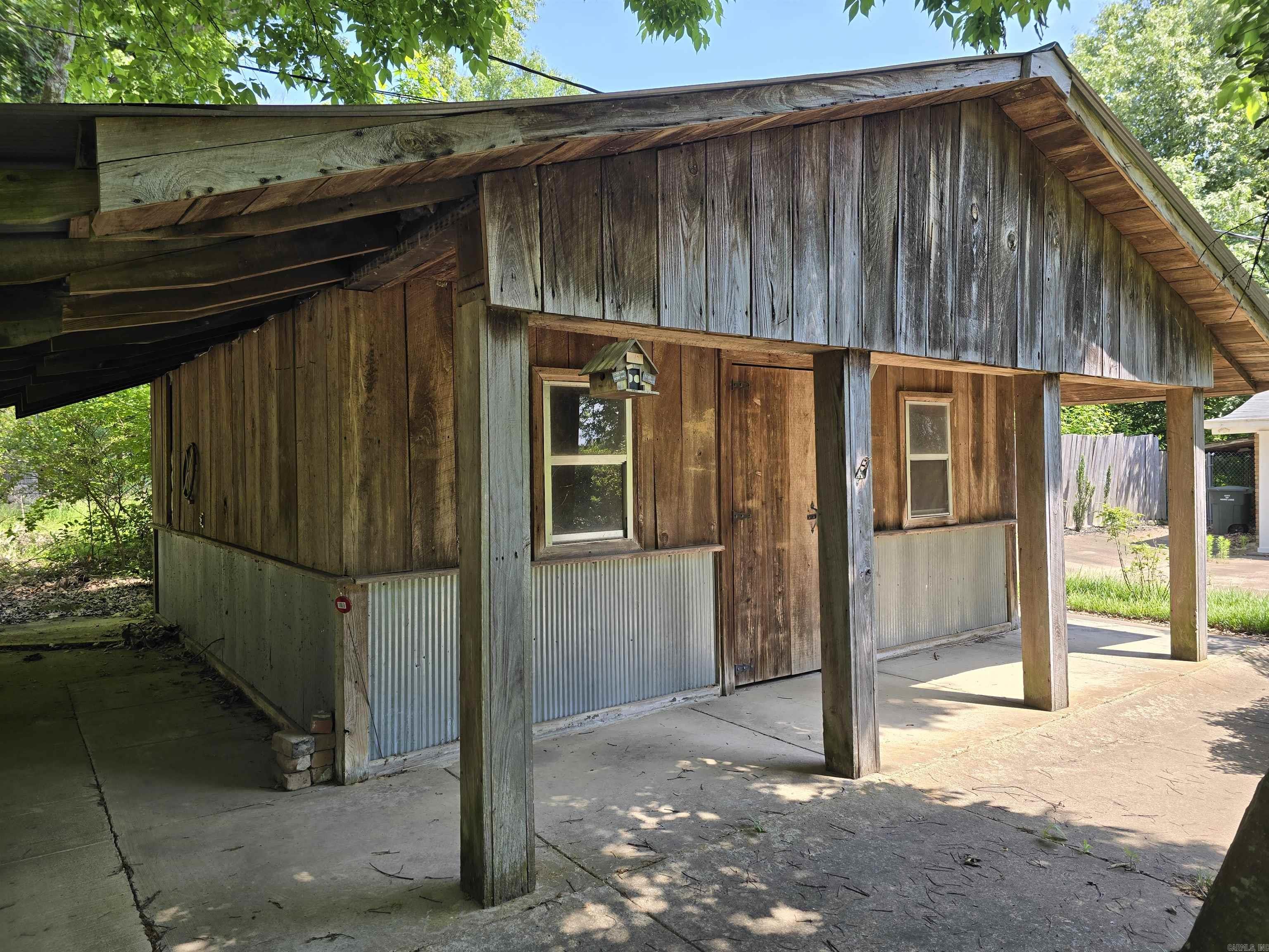 106 Honeysuckle Lane Property Photo 17