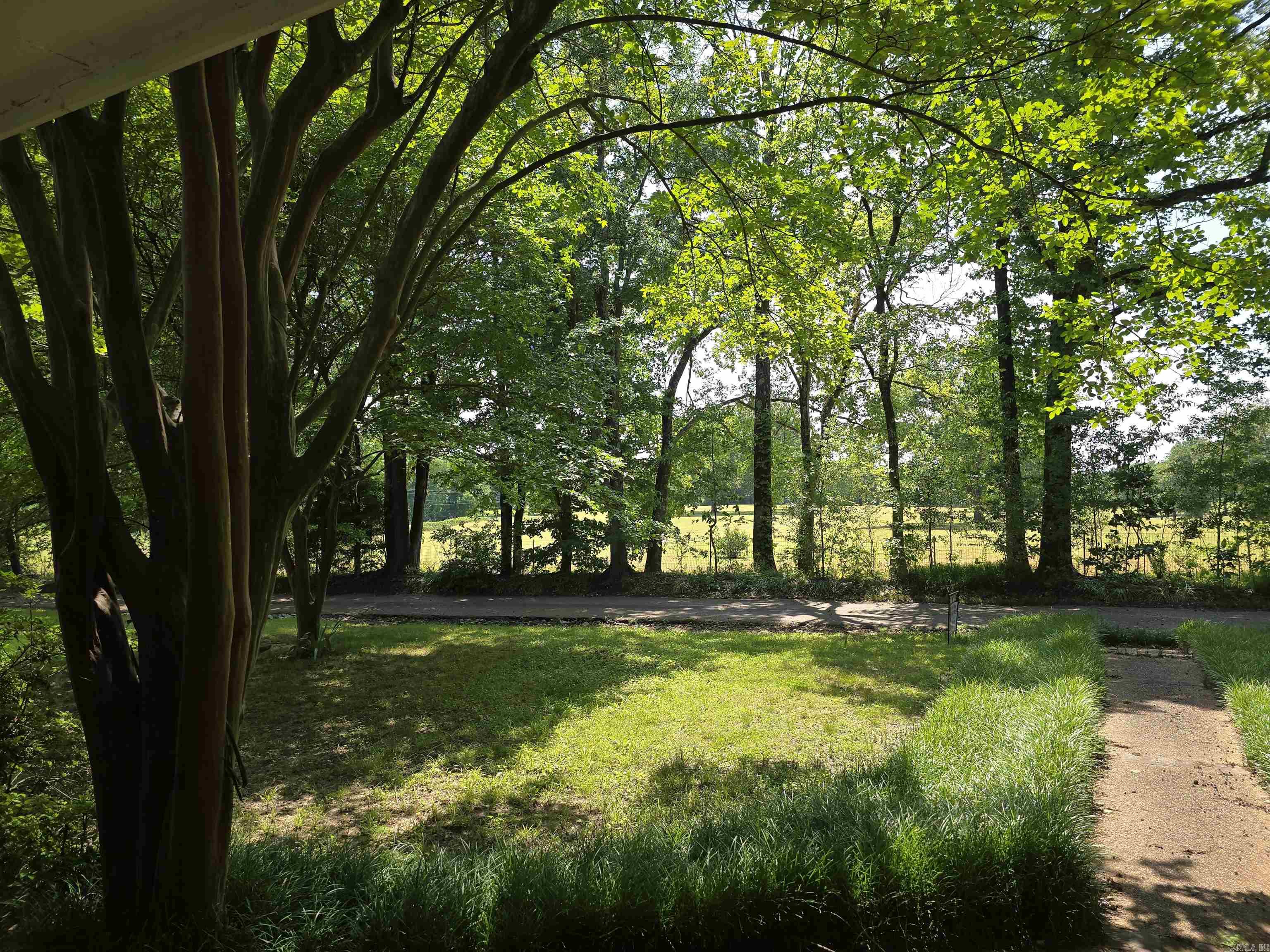 106 Honeysuckle Lane Property Photo 19