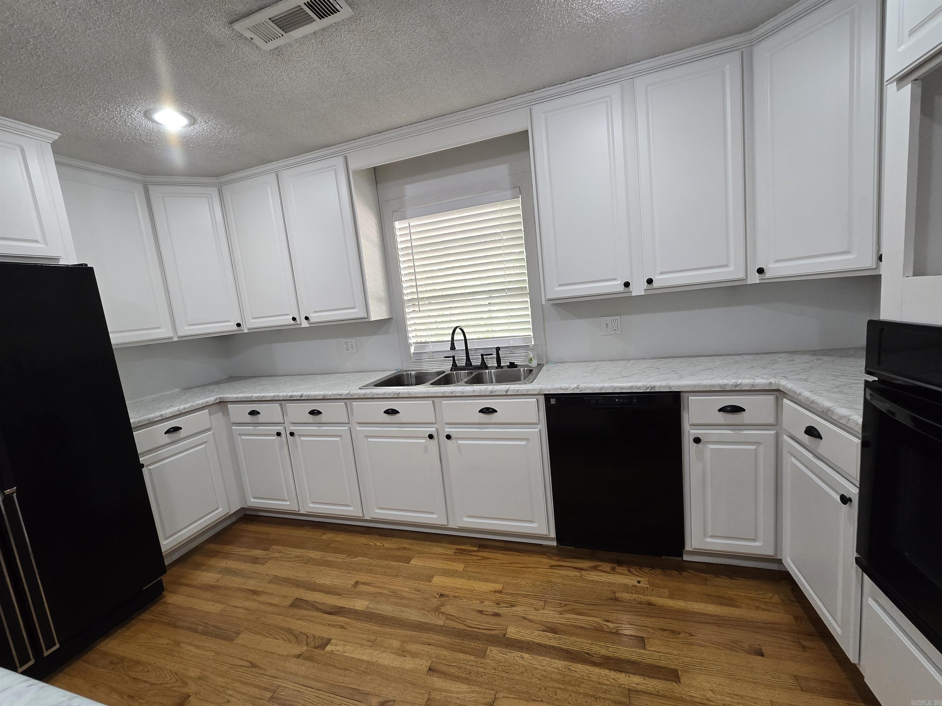 106 Honeysuckle Lane Property Photo 34