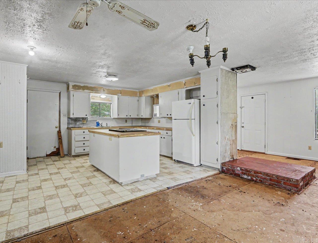 211 Cessna Circle Property Photo 3