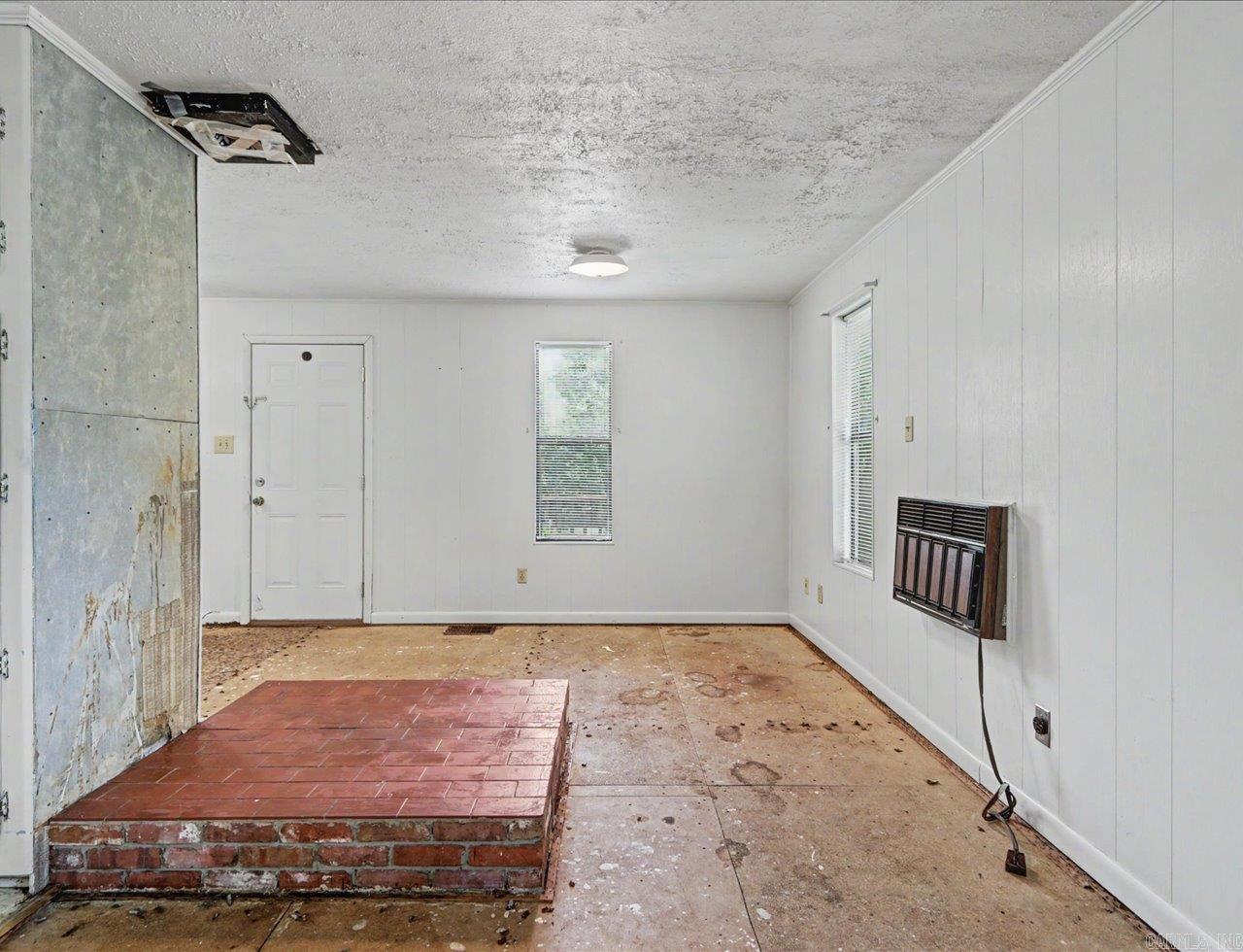 211 Cessna Circle Property Photo 9