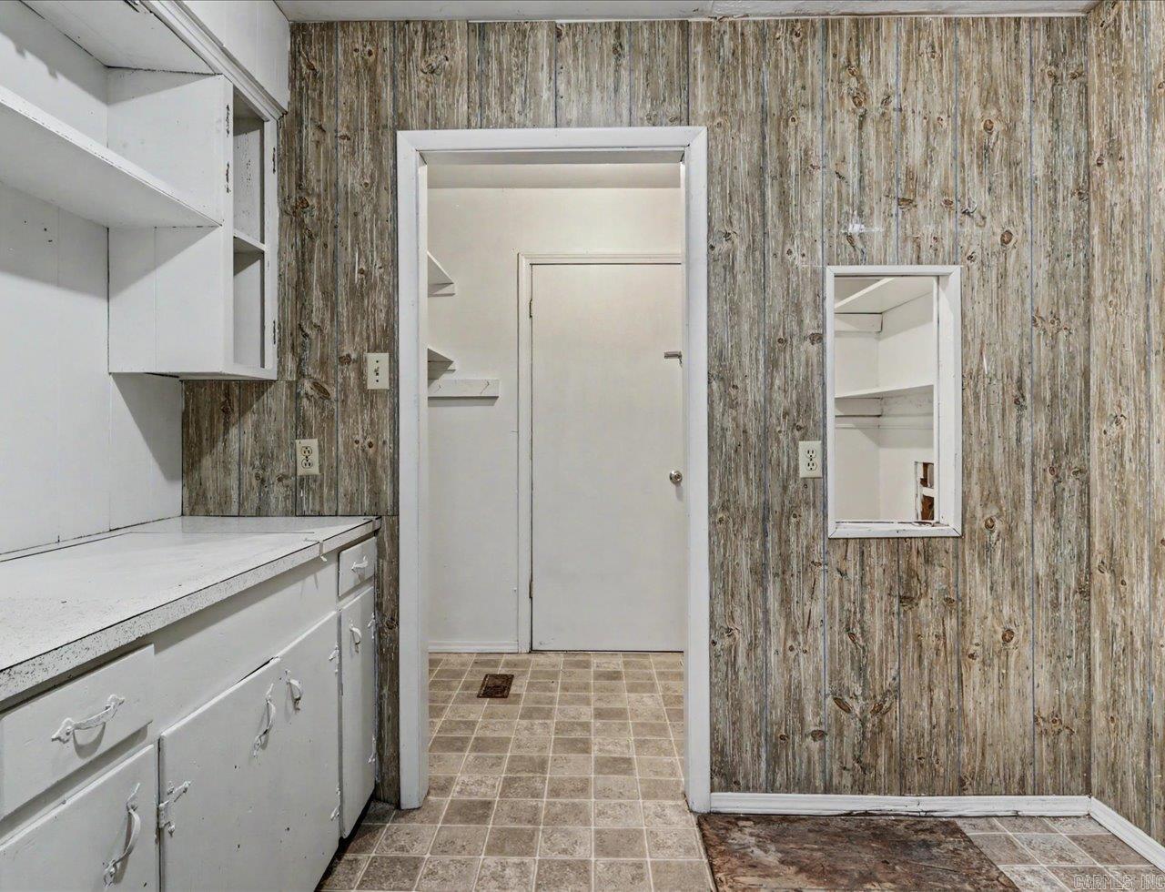 211 Cessna Circle Property Photo 10