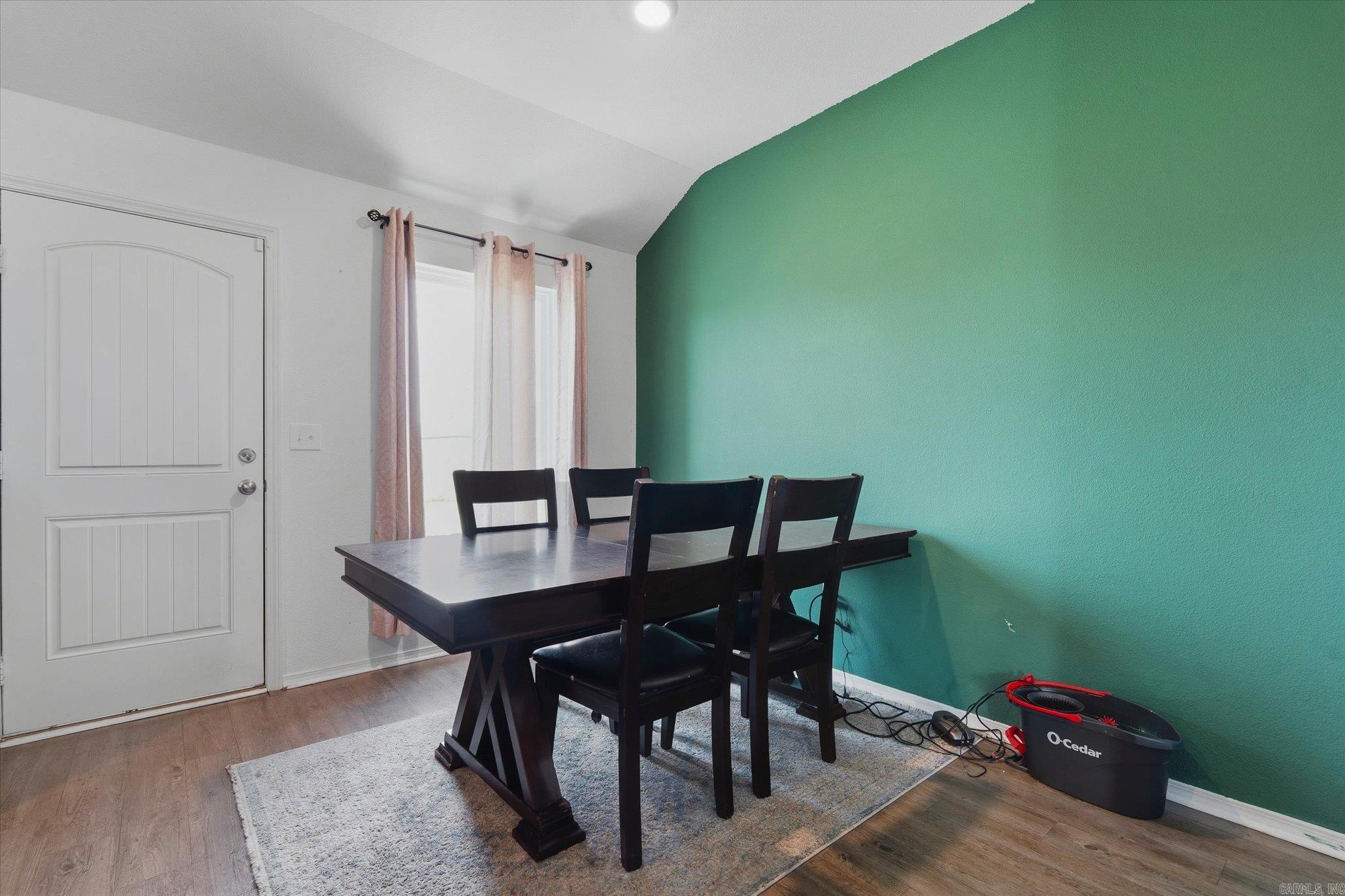 5517 Beech Grove Property Photo 8