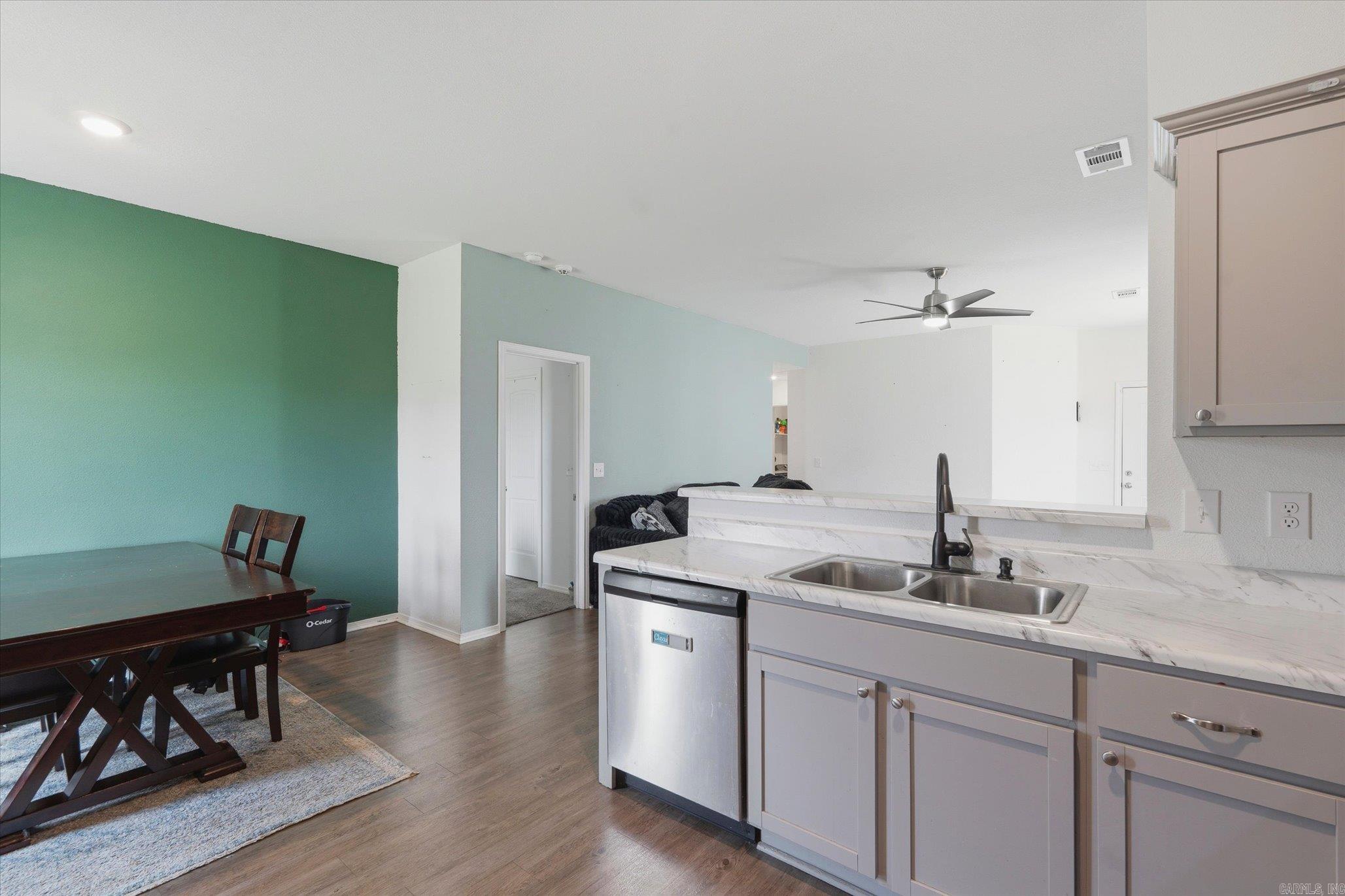 5517 Beech Grove Property Photo 10