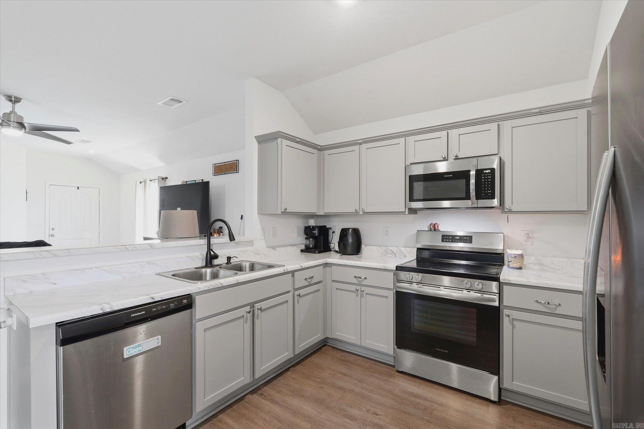 5517 Beech Grove Property Photo 11