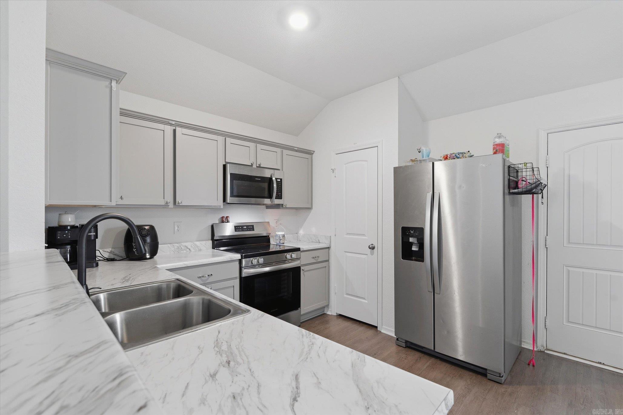 5517 Beech Grove Property Photo 16
