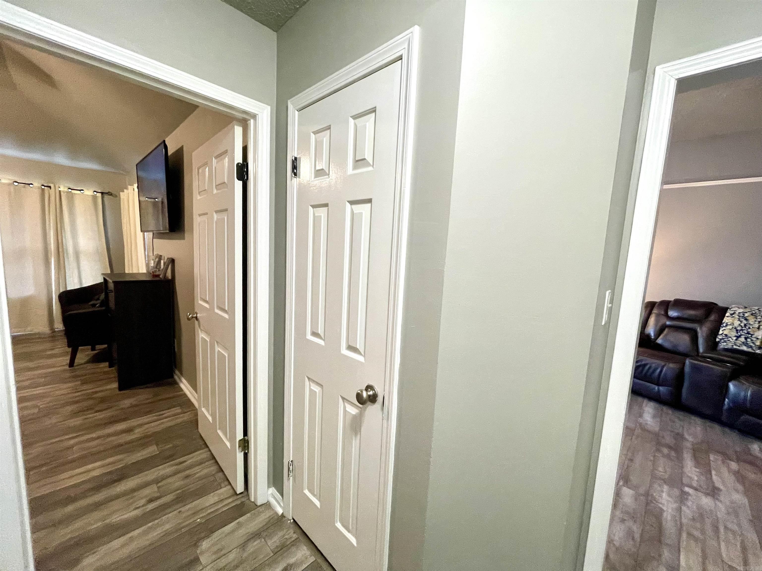 300 N Willow Avenue Property Photo 15