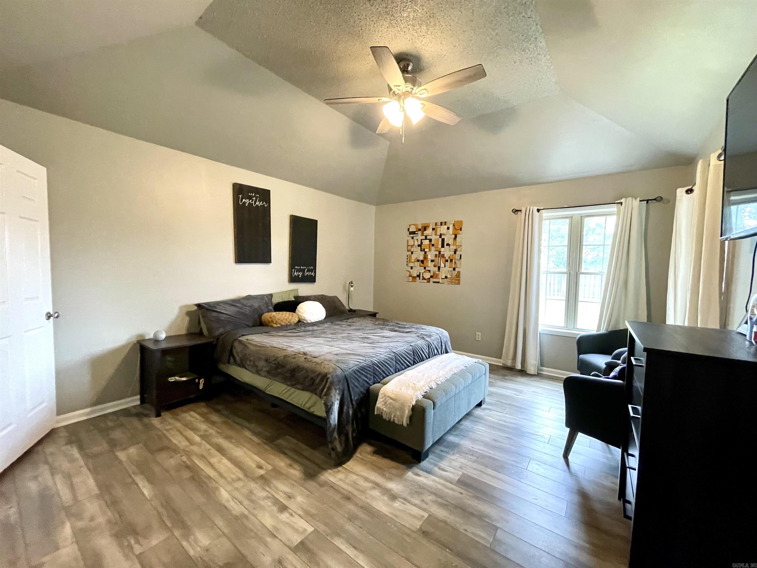 300 N Willow Avenue Property Photo 16