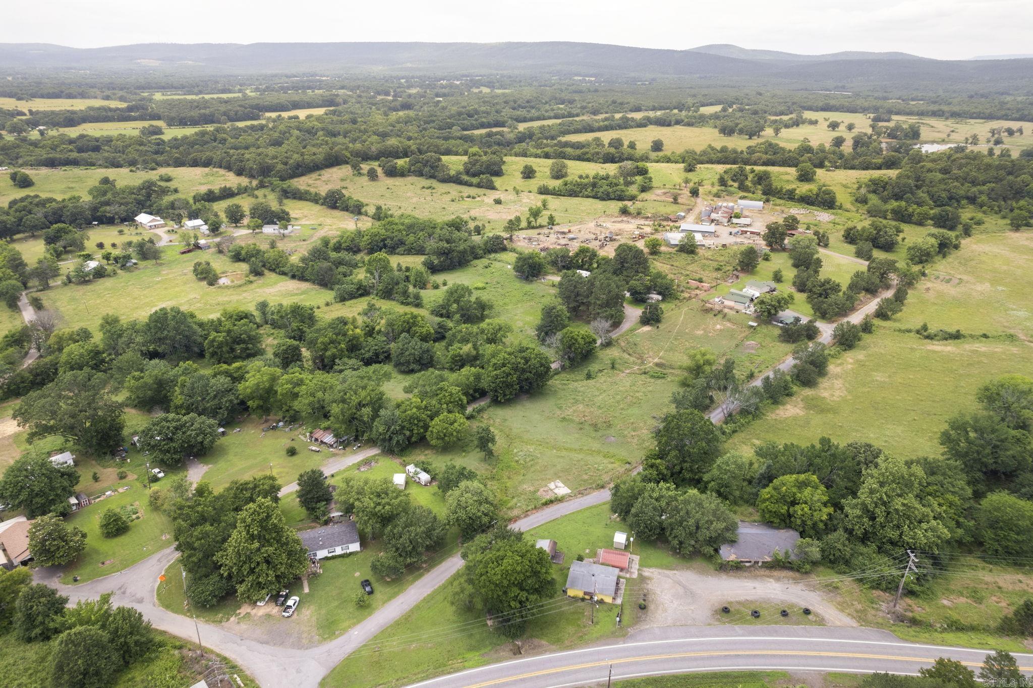 815 Old County Road Property Photo 15