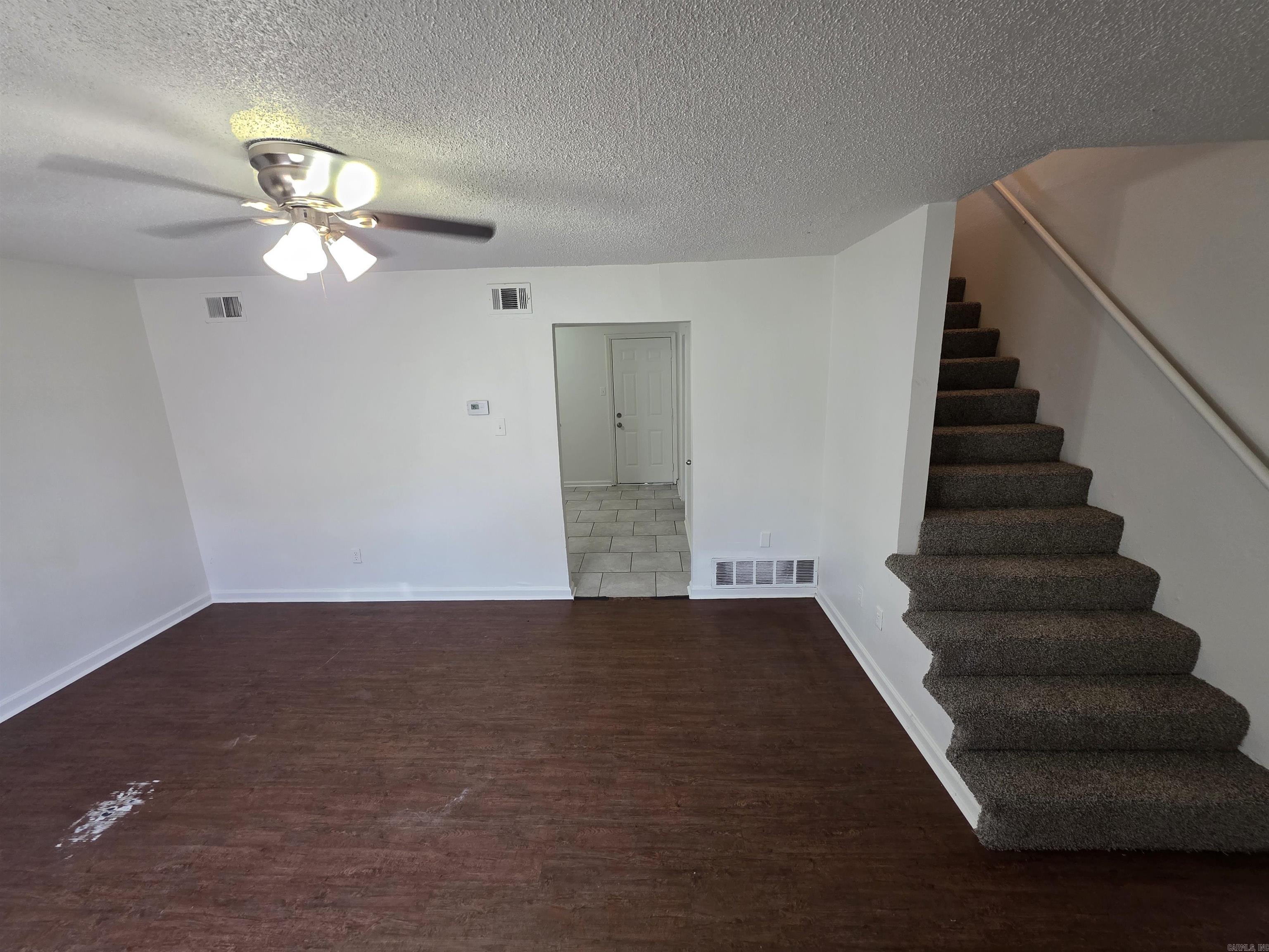 9408 Lew Circle A Property Photo 2