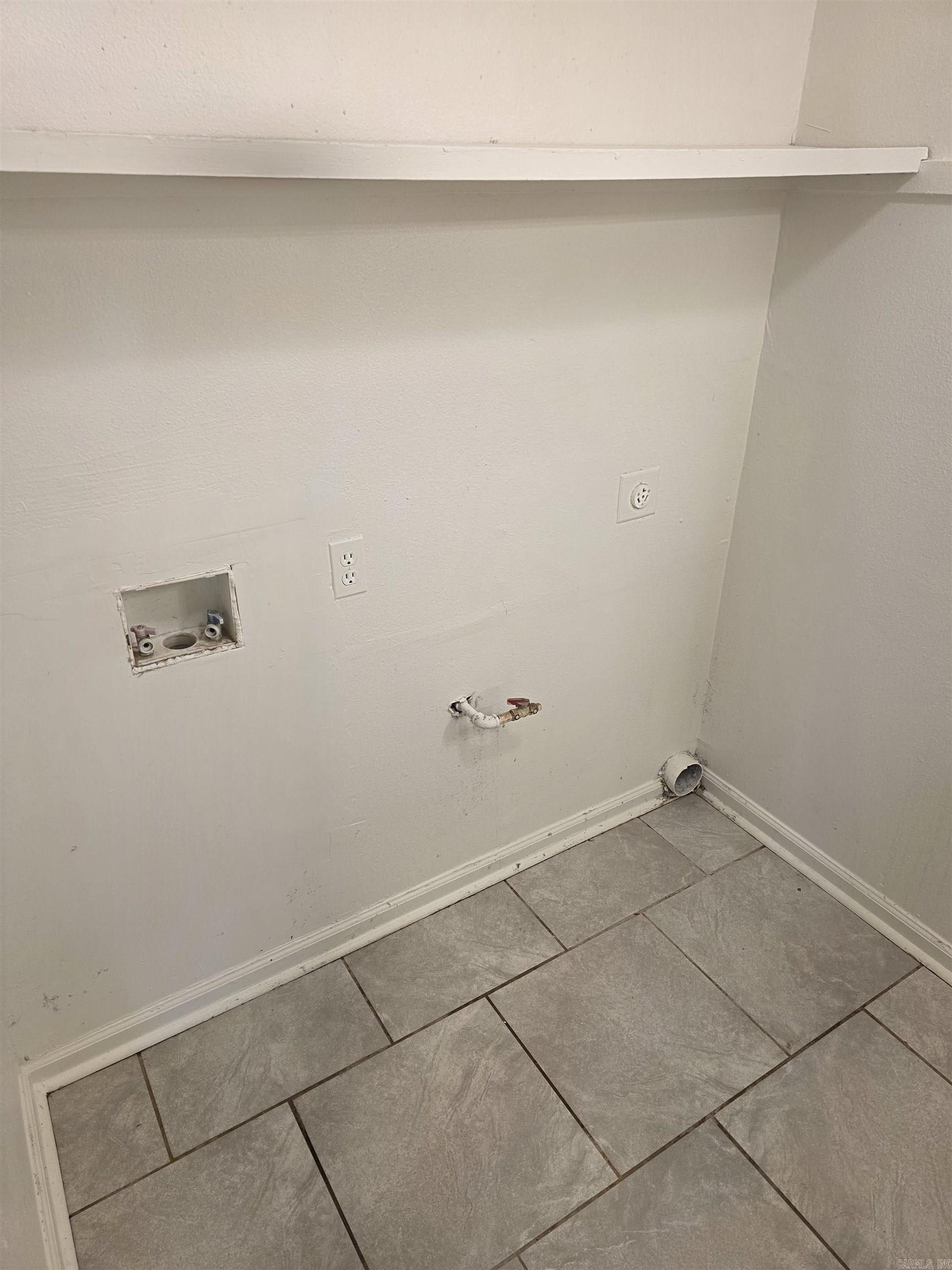 9408 Lew Circle A Property Photo 5