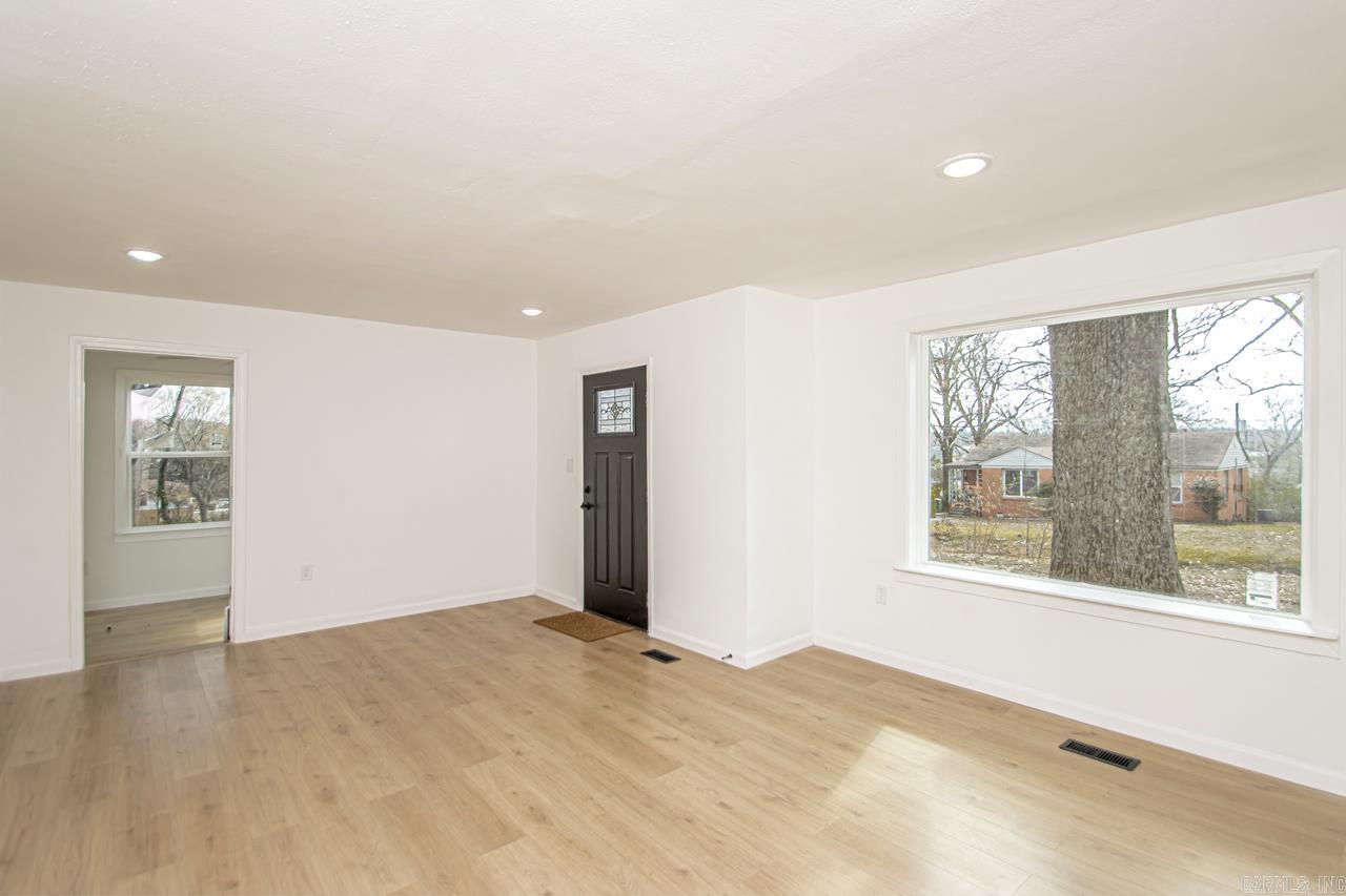 4816 W 30th Street Property Photo 4