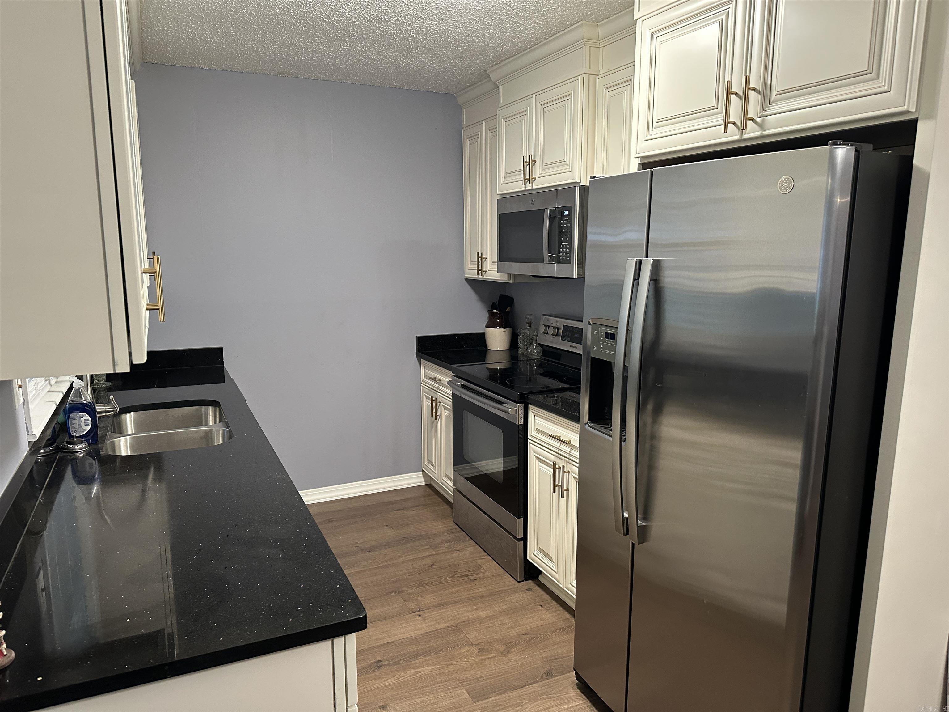 624 Christy Avenue Property Photo 5