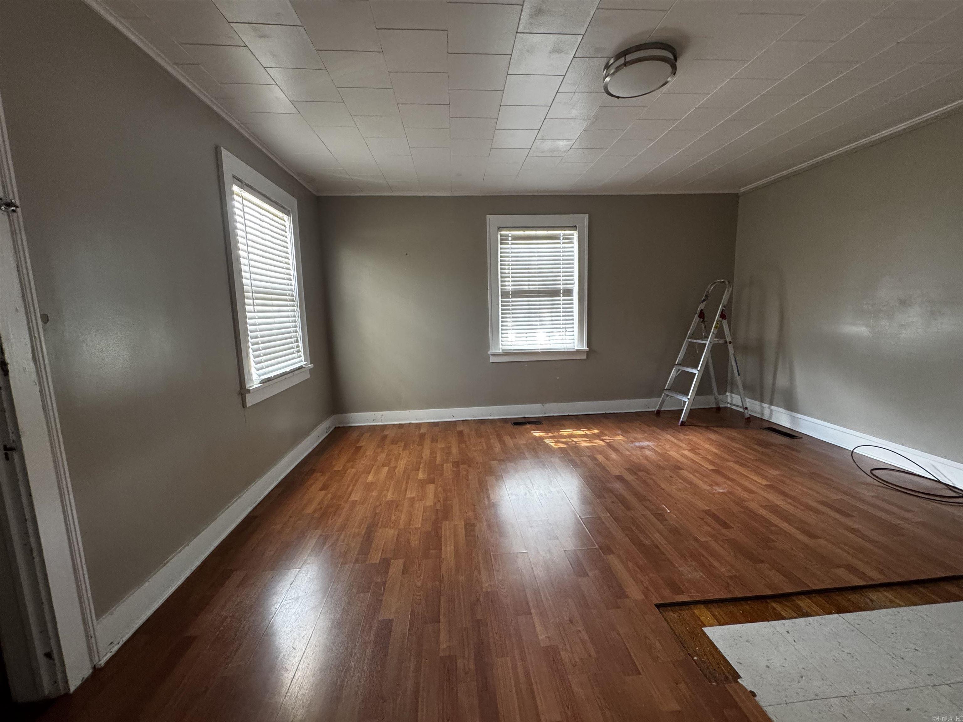 1406 N Washington Property Photo 8