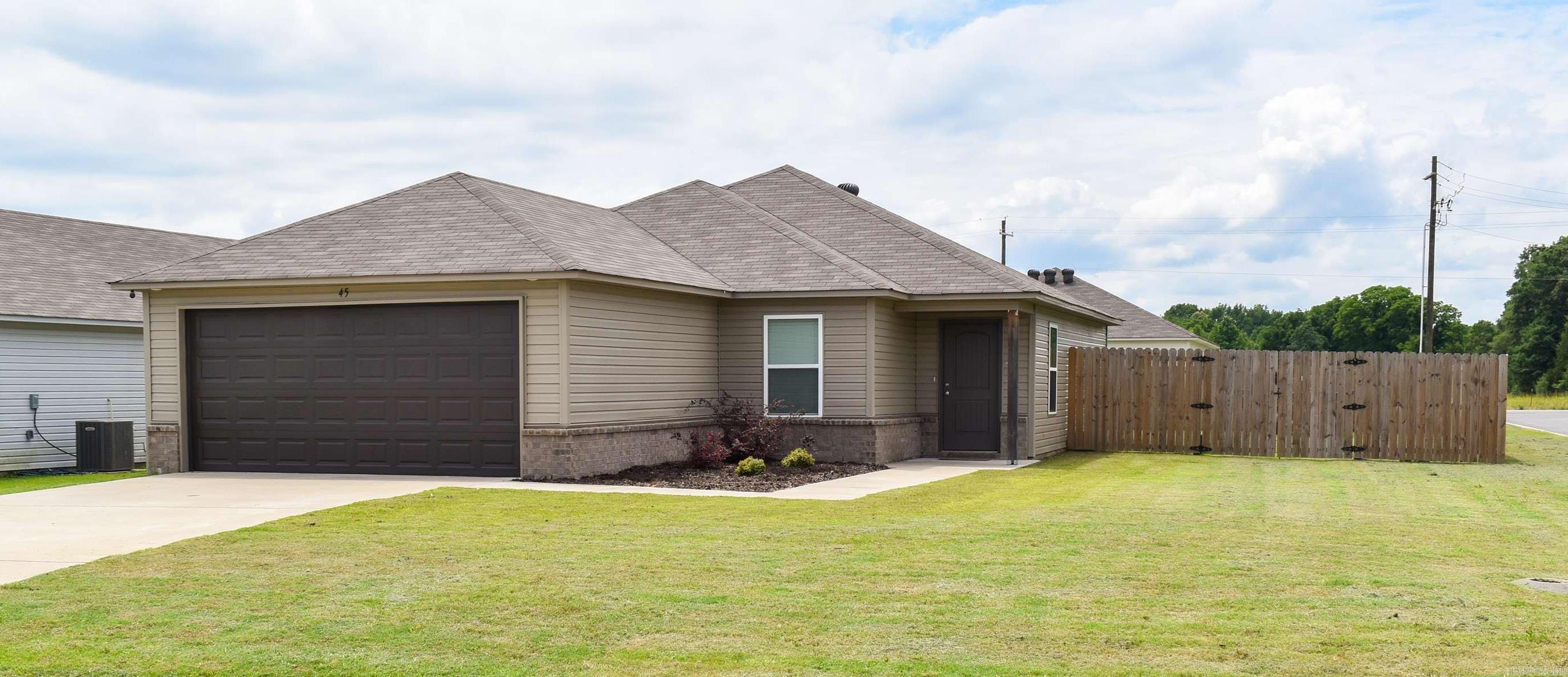 45 Oak Leaf Drive Property Photo 1