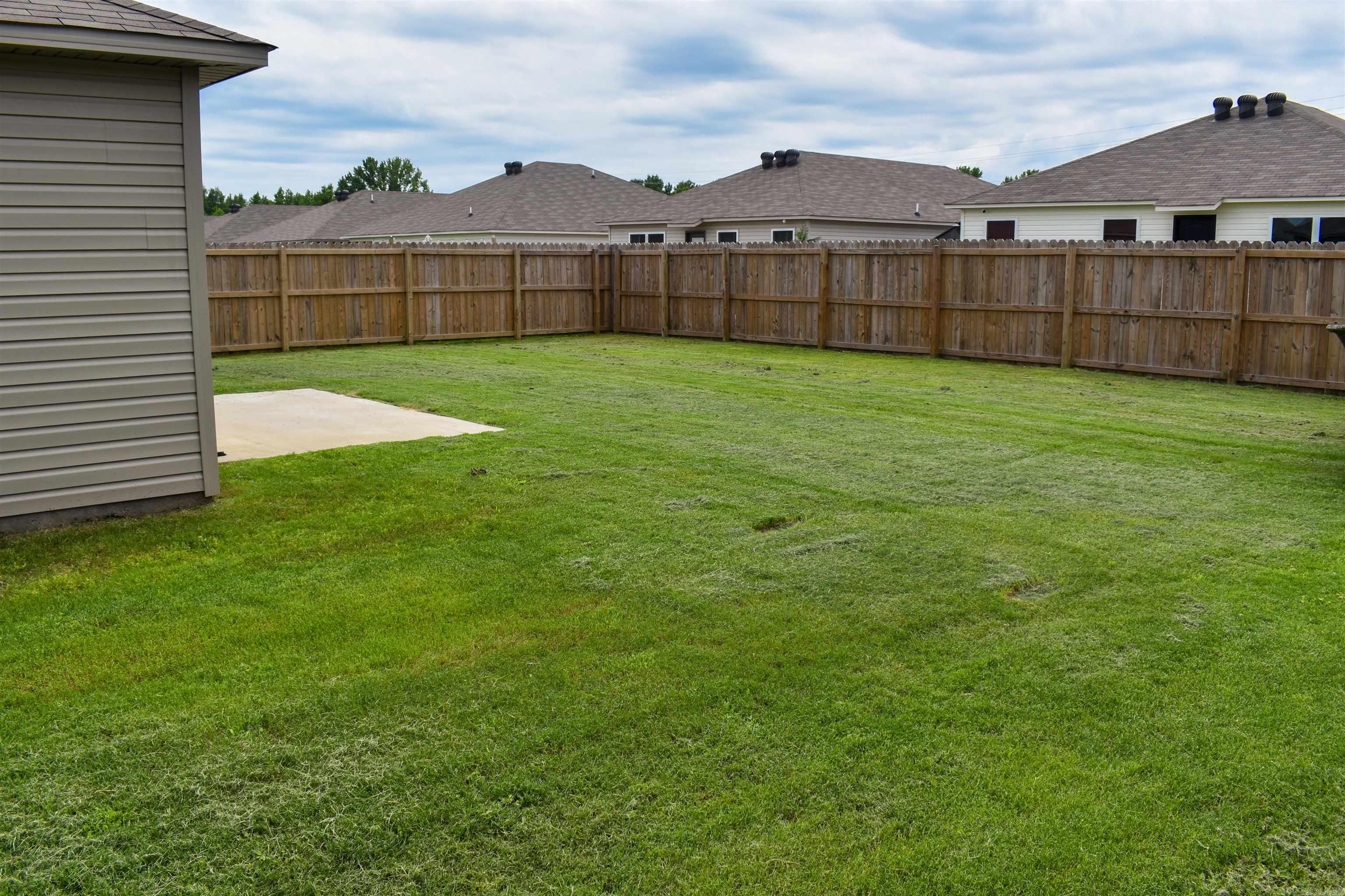 45 Oak Leaf Drive Property Photo 5