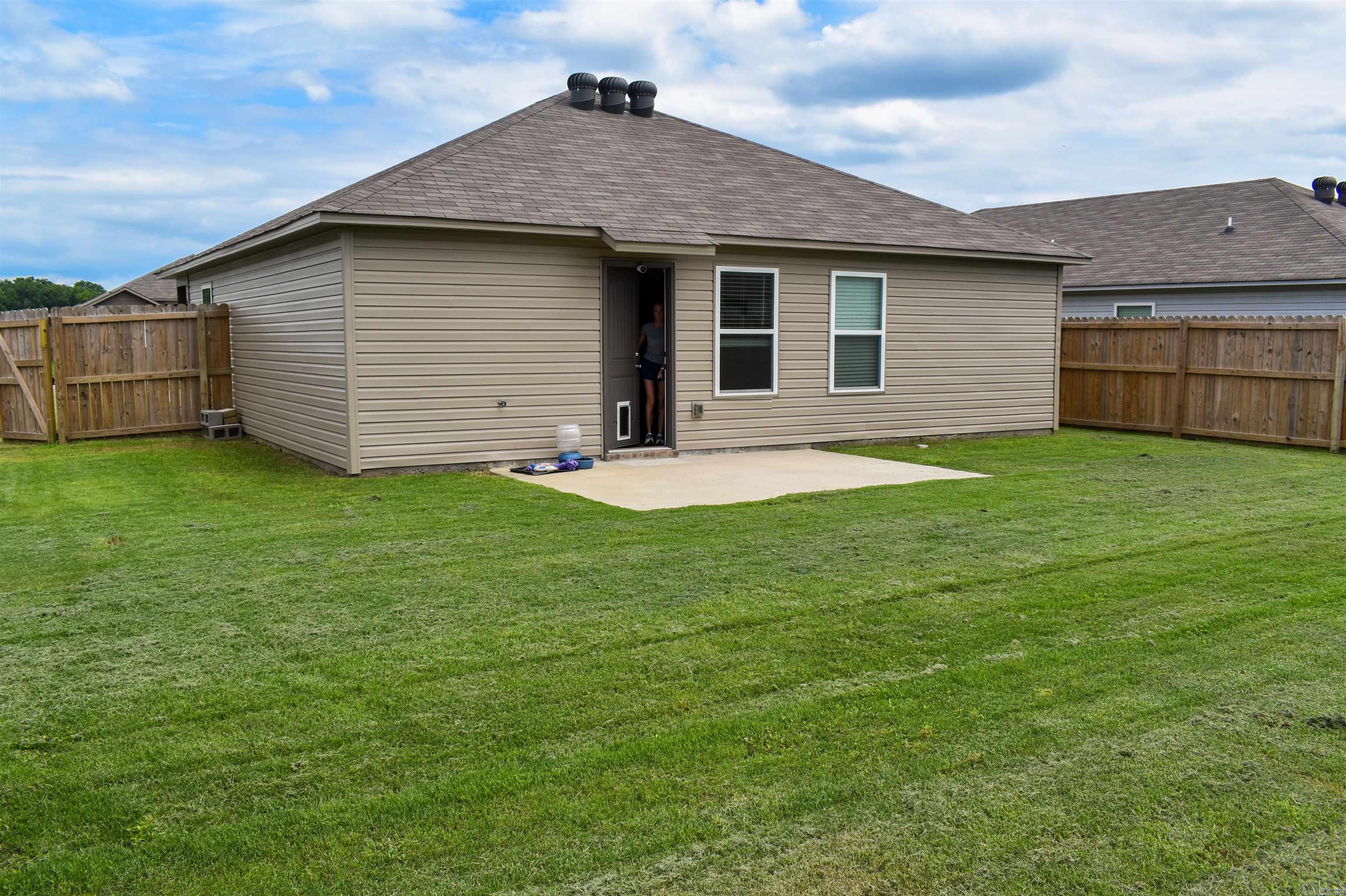 45 Oak Leaf Drive Property Photo 6