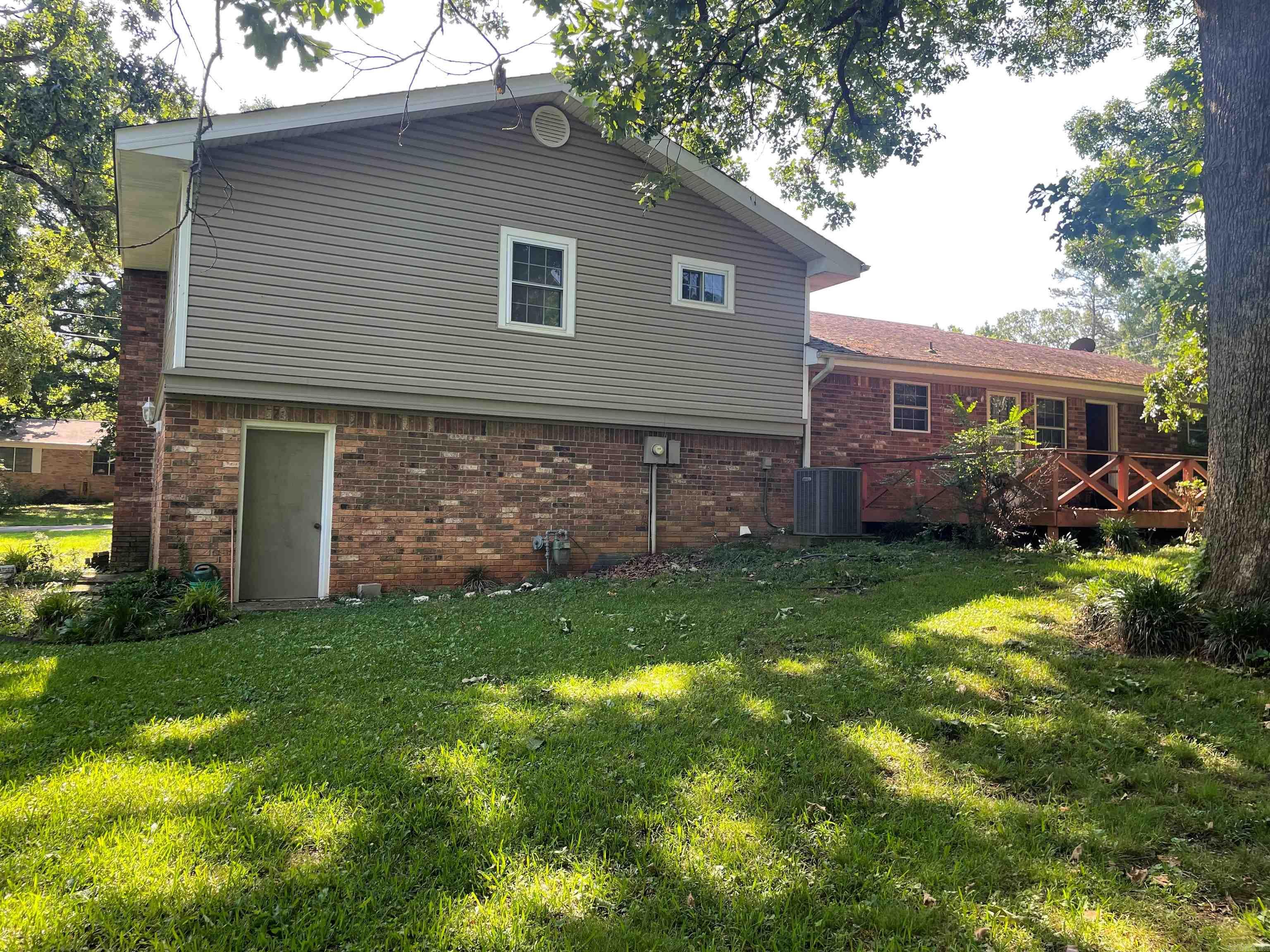 7241 Ross Lane Property Photo 2
