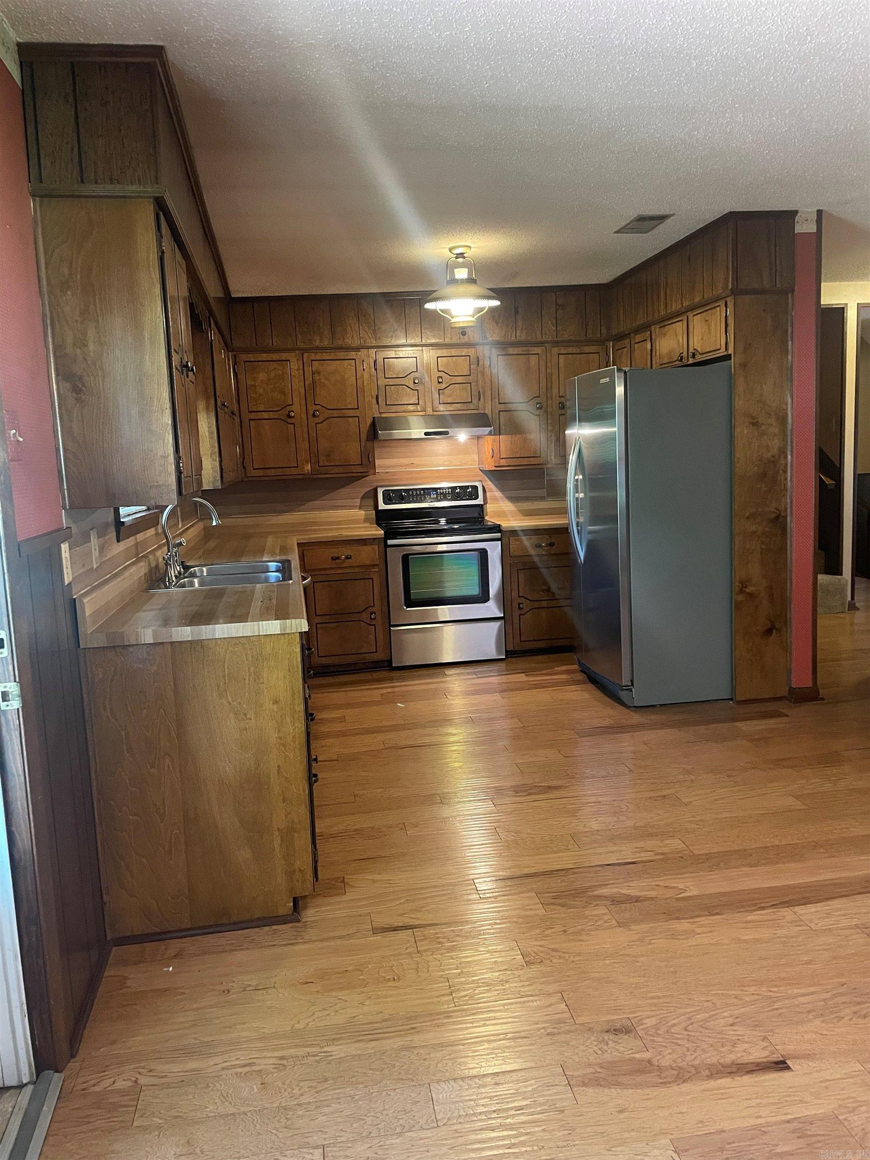 7241 Ross Lane Property Photo 4