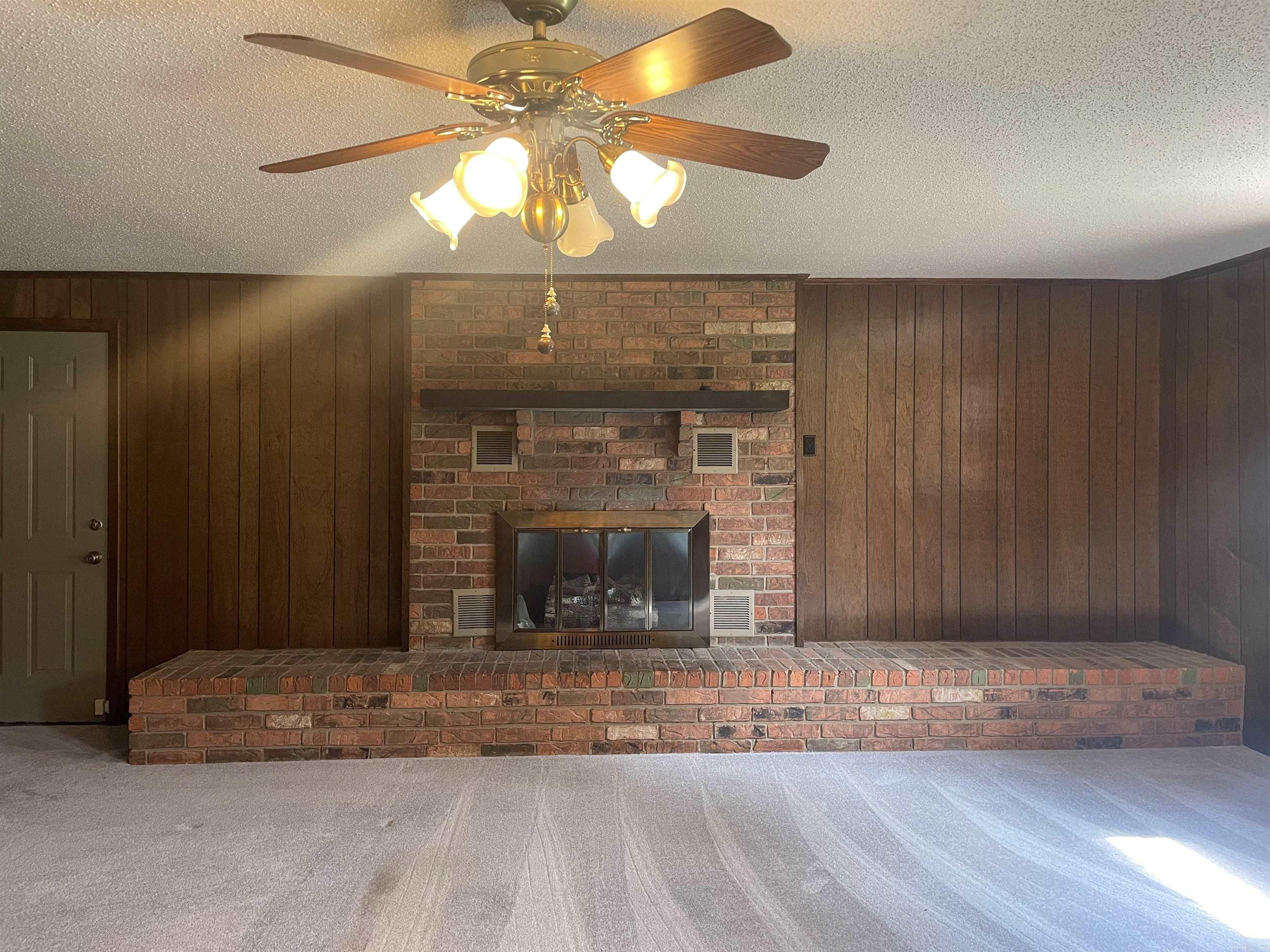 7241 Ross Lane Property Photo 6