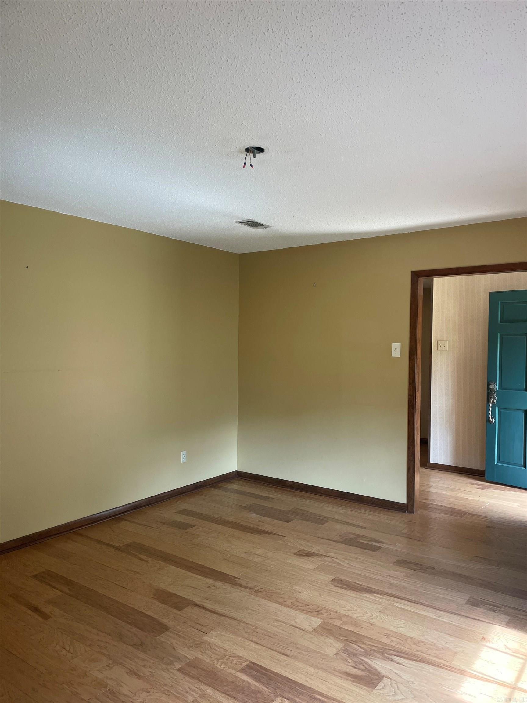 7241 Ross Lane Property Photo 9