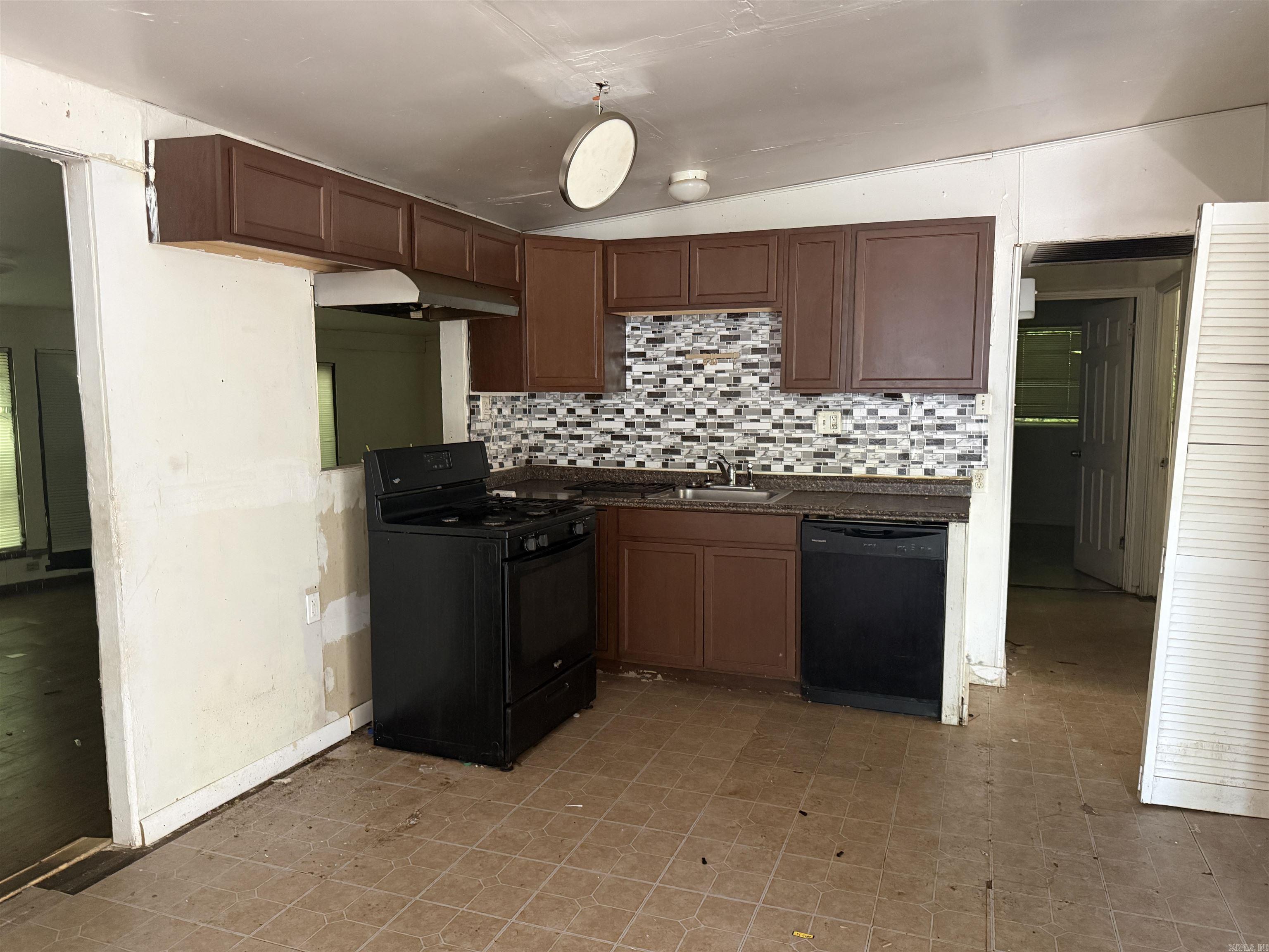 34 Meadowcliff Drive Property Photo 4