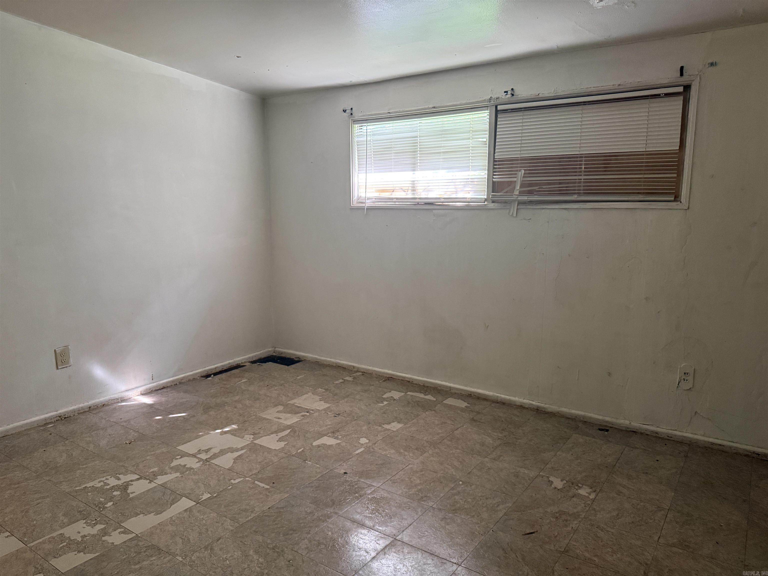 34 Meadowcliff Drive Property Photo 9