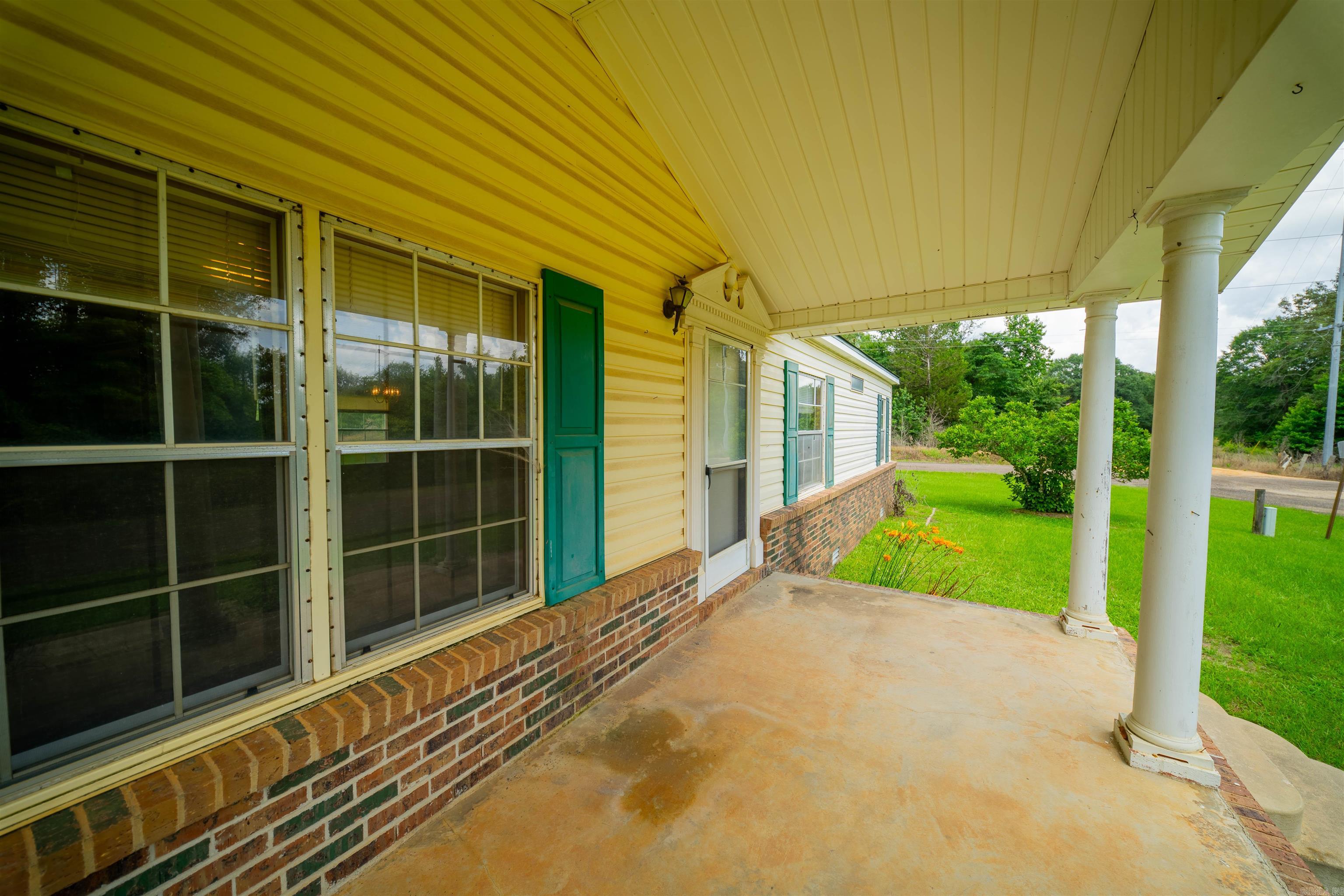 6659 Calhoun 37 Road Property Photo 3