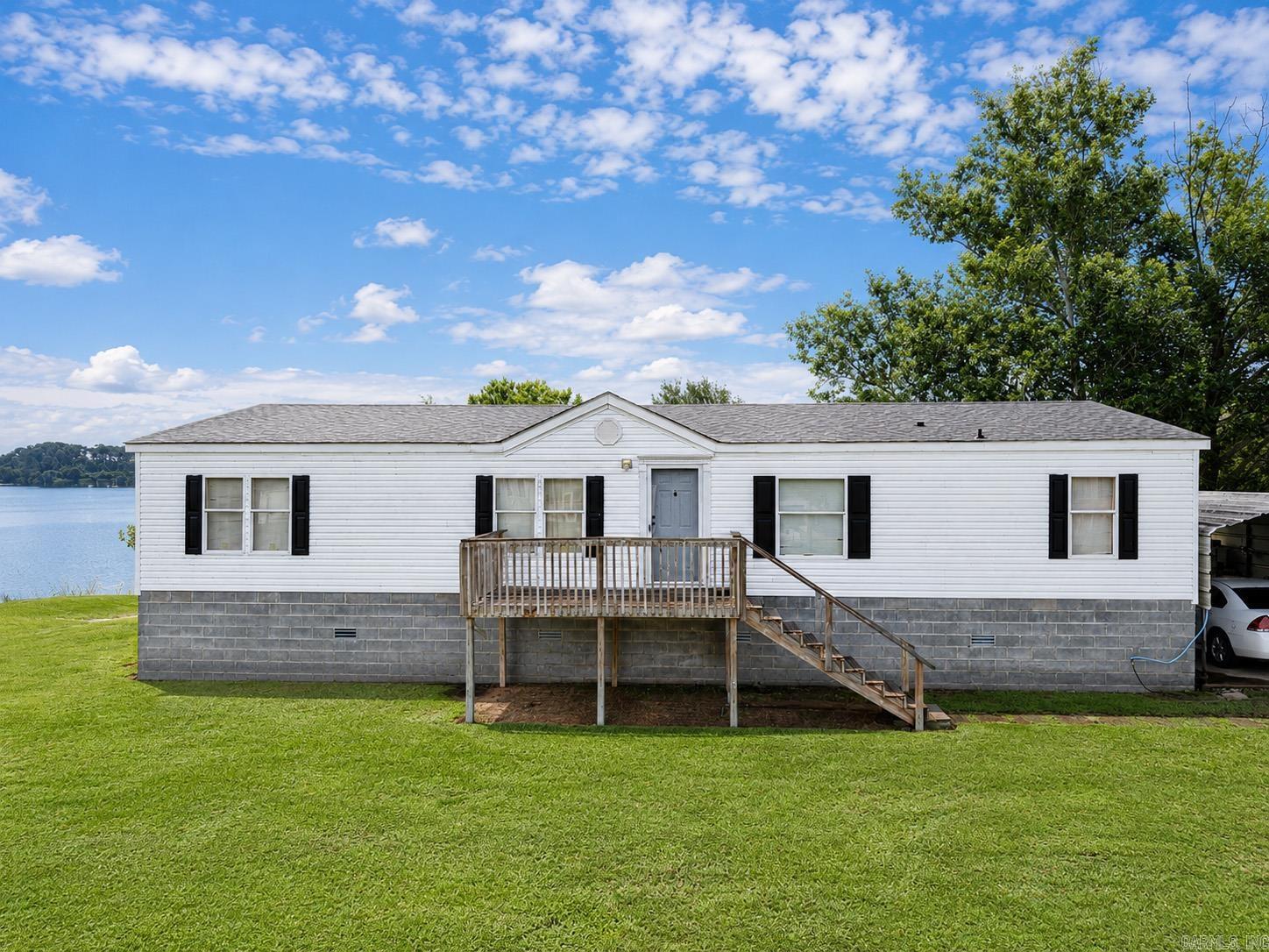 3215 Holiday Property Photo 1