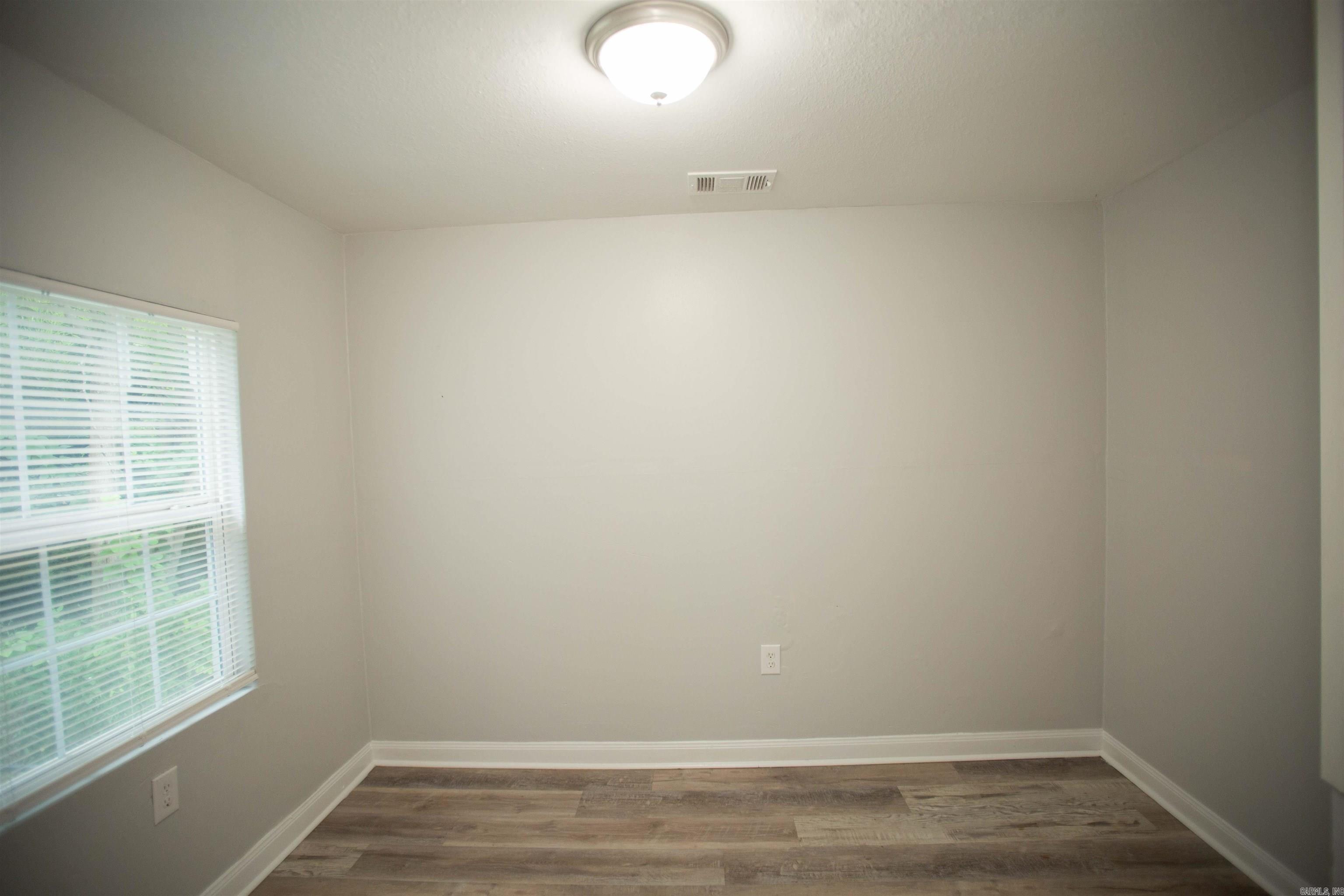 1613 Johnson Street Property Photo 6