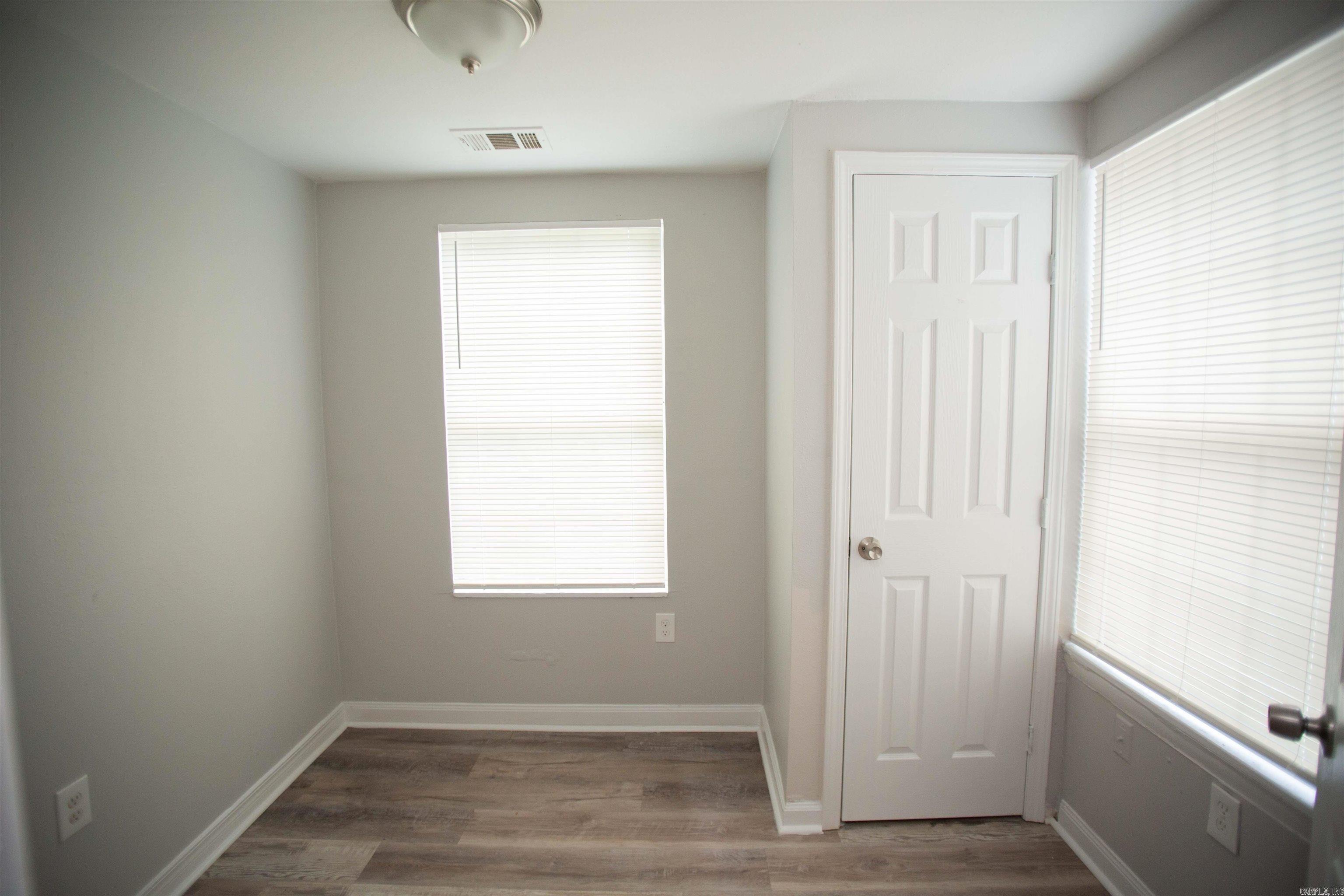 1613 Johnson Street Property Photo 10