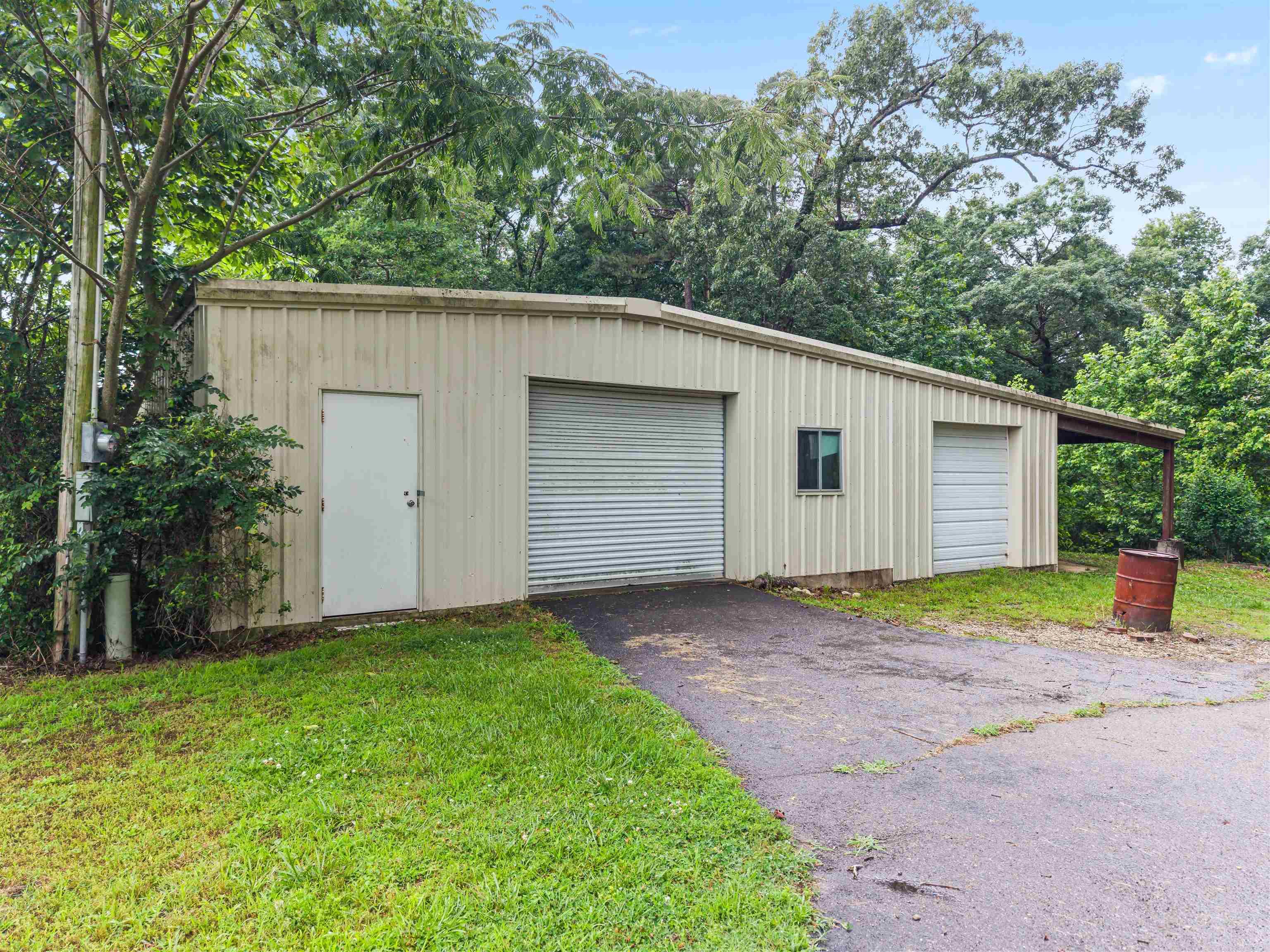 6946 Us-71 S Property Photo 45