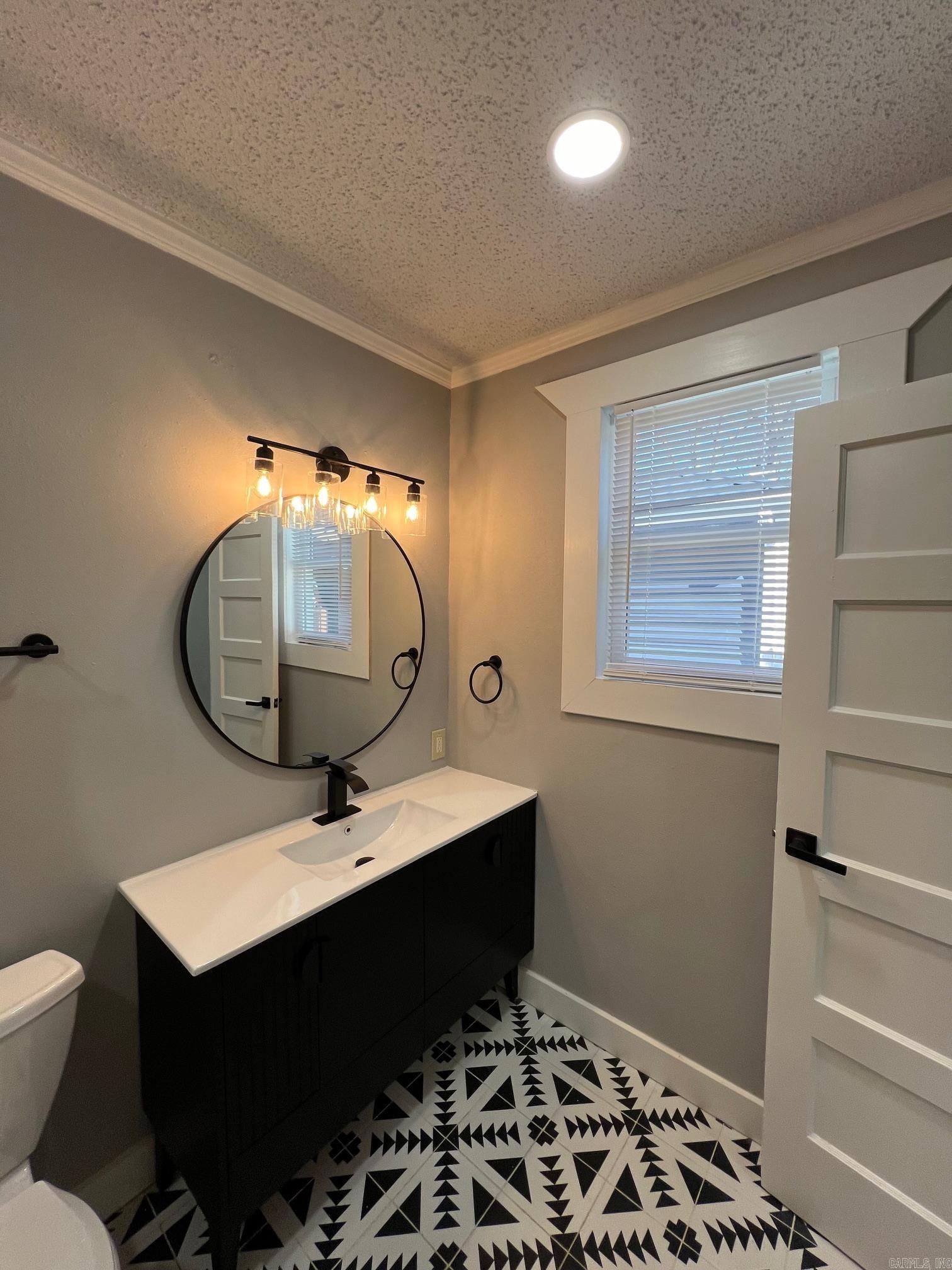 1701 N University Avenue Property Photo 14