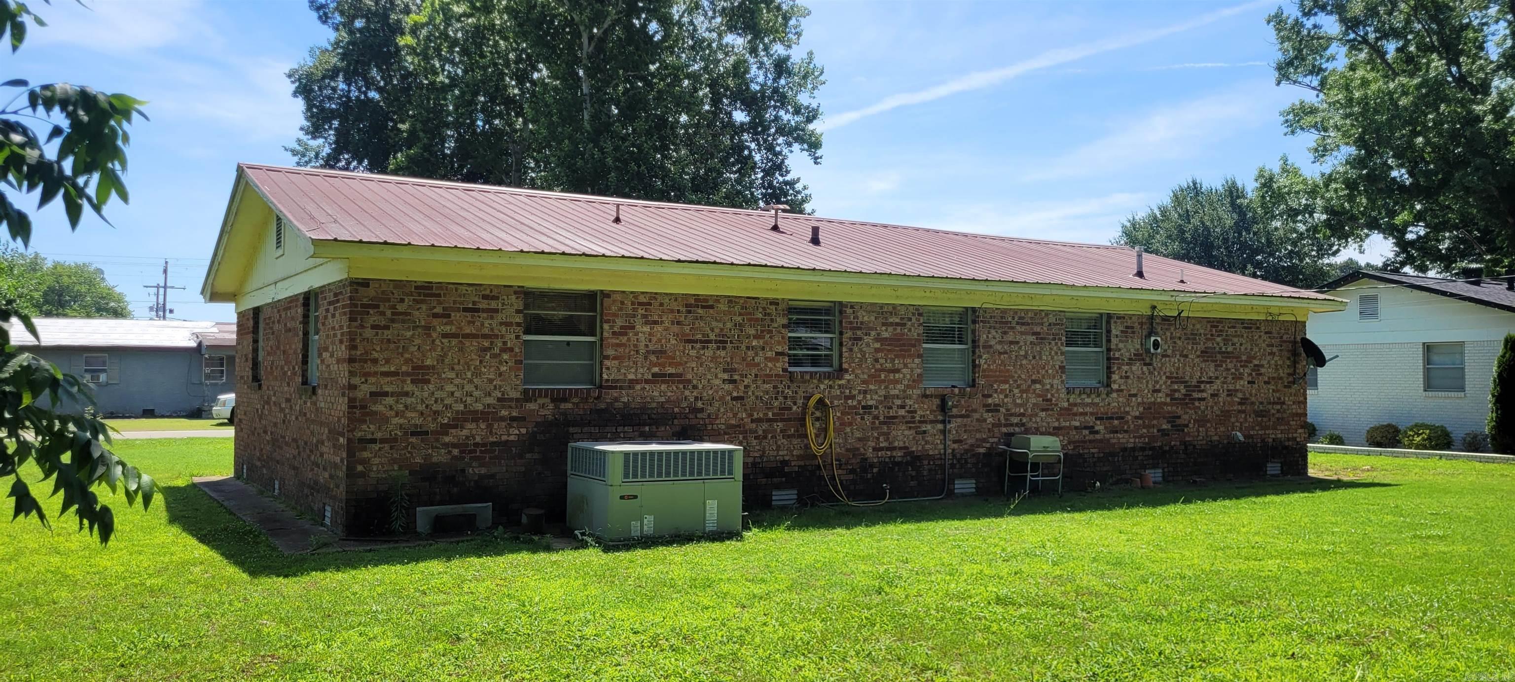 731 N Eighth Street Property Photo 4