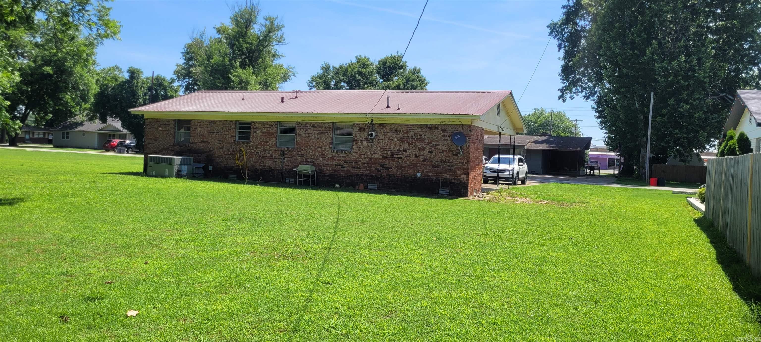 731 N Eighth Street Property Photo 5