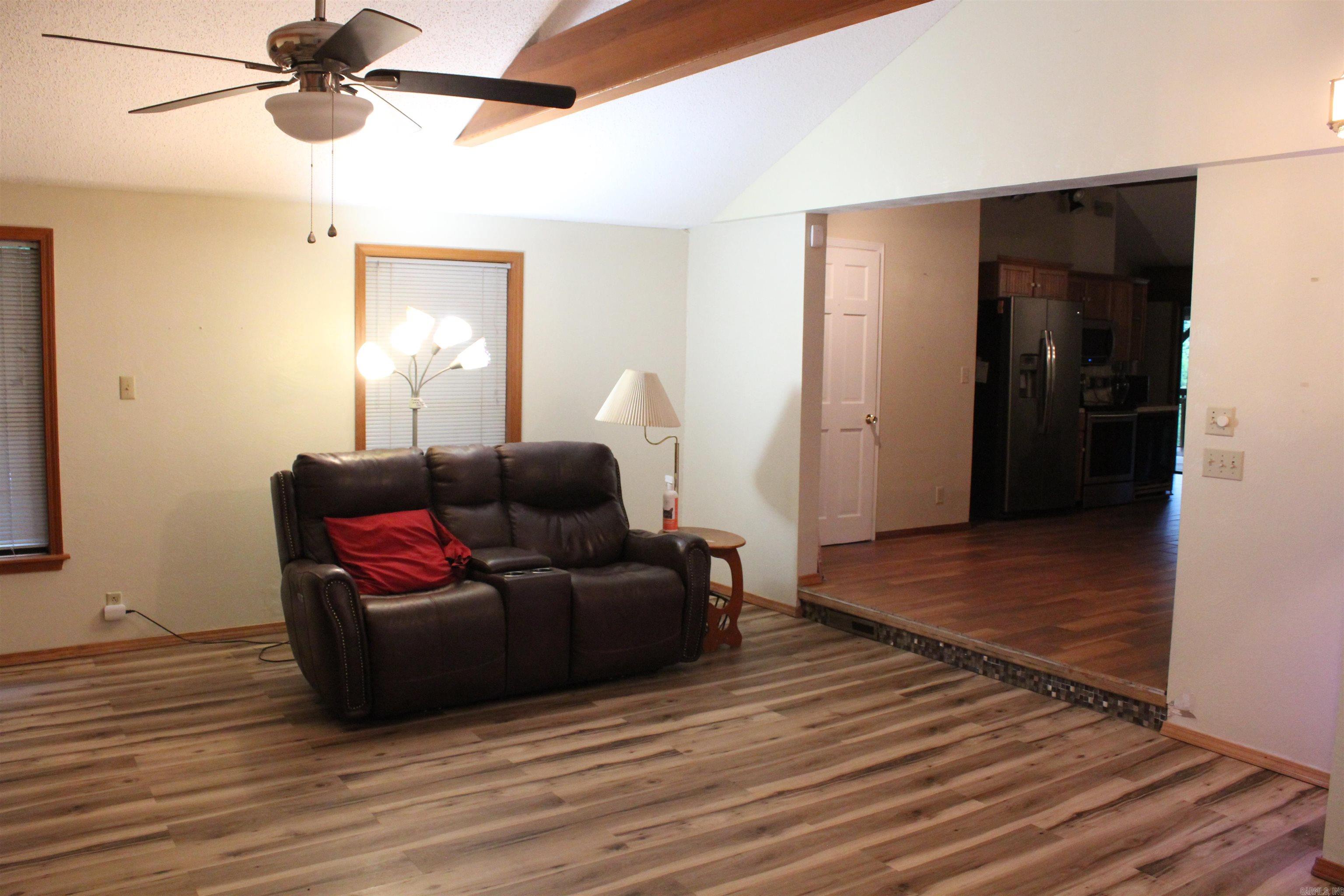 2729 3348 Property Photo 16