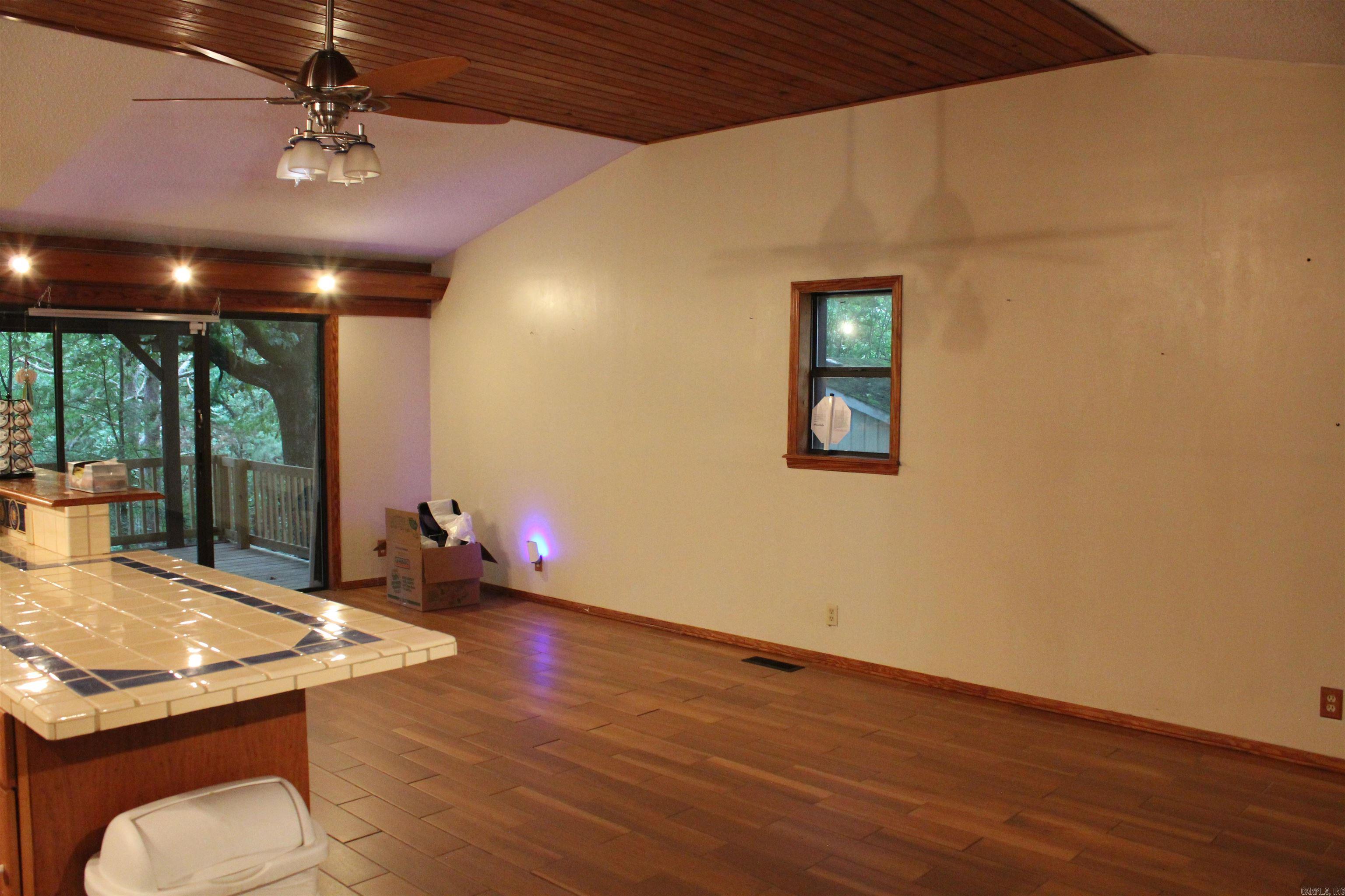 2729 3348 Property Photo 18
