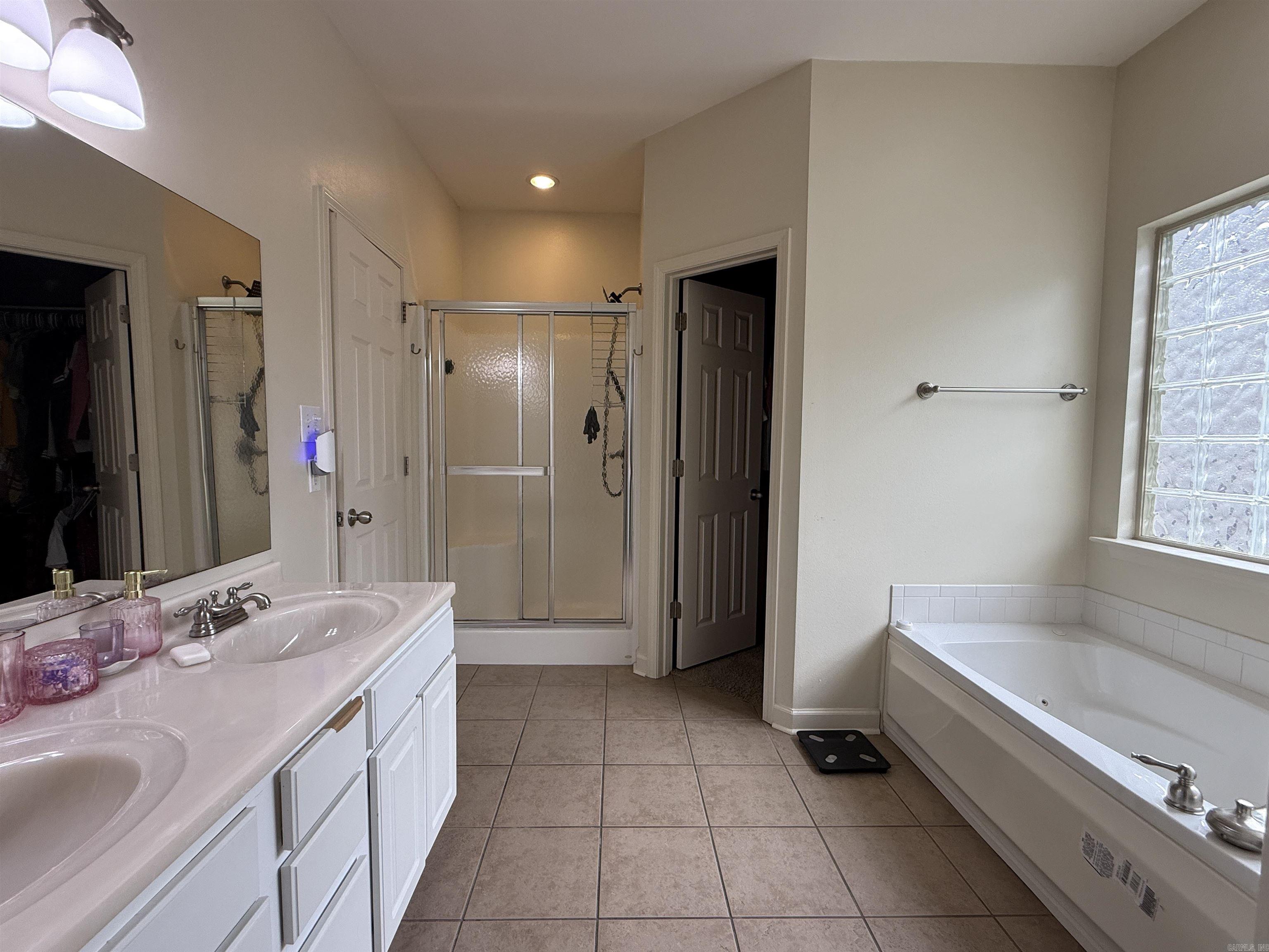 1911 Perry Street Property Photo 4