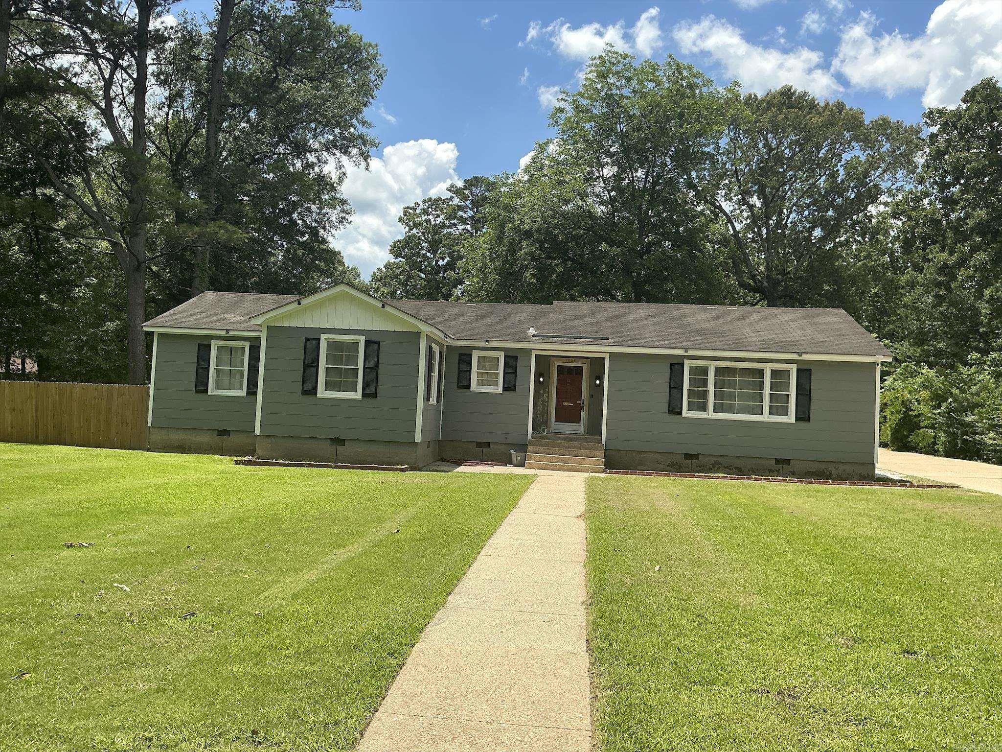1006 Cedar Property Photo 3