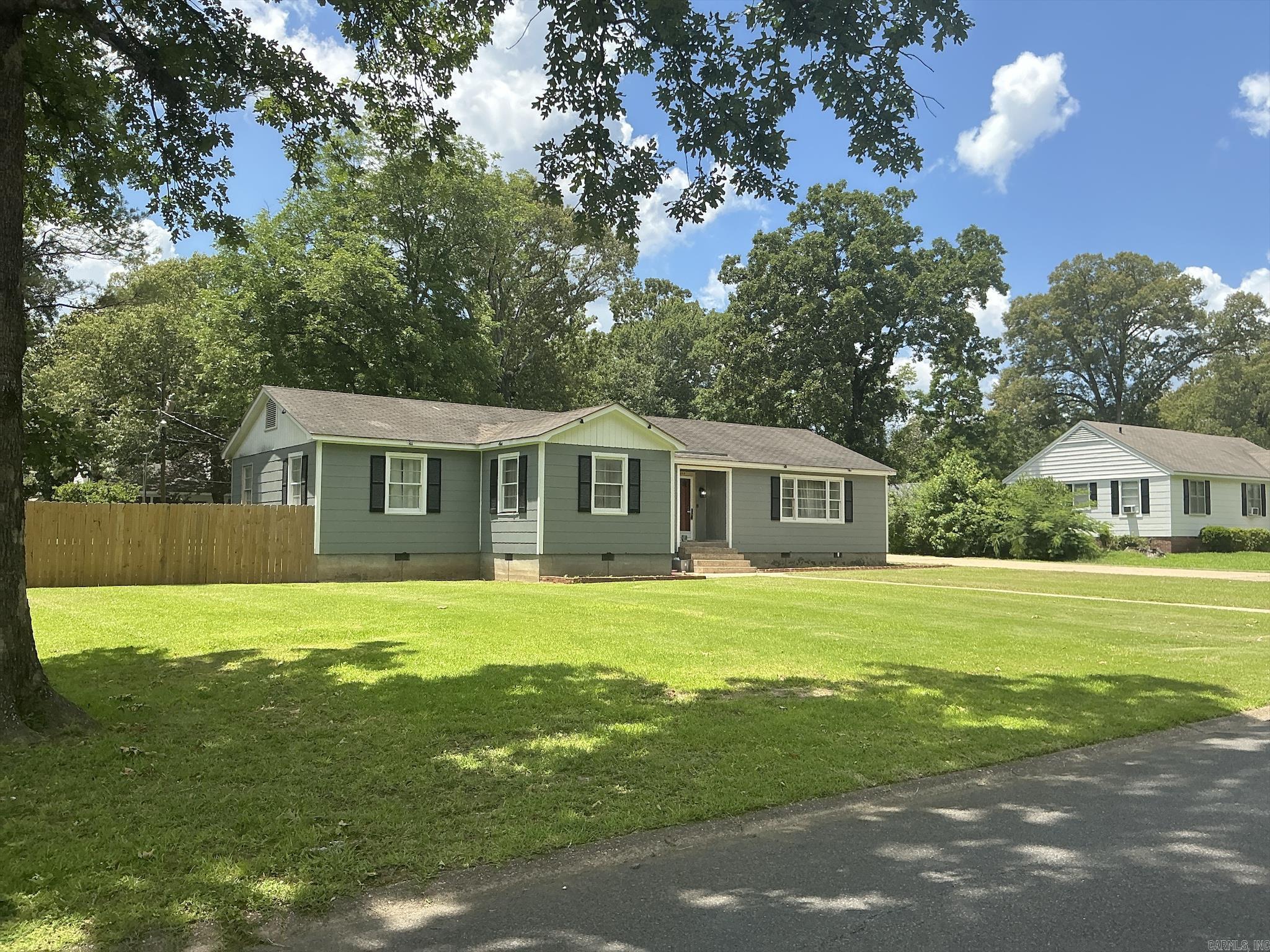 1006 Cedar Property Photo 4