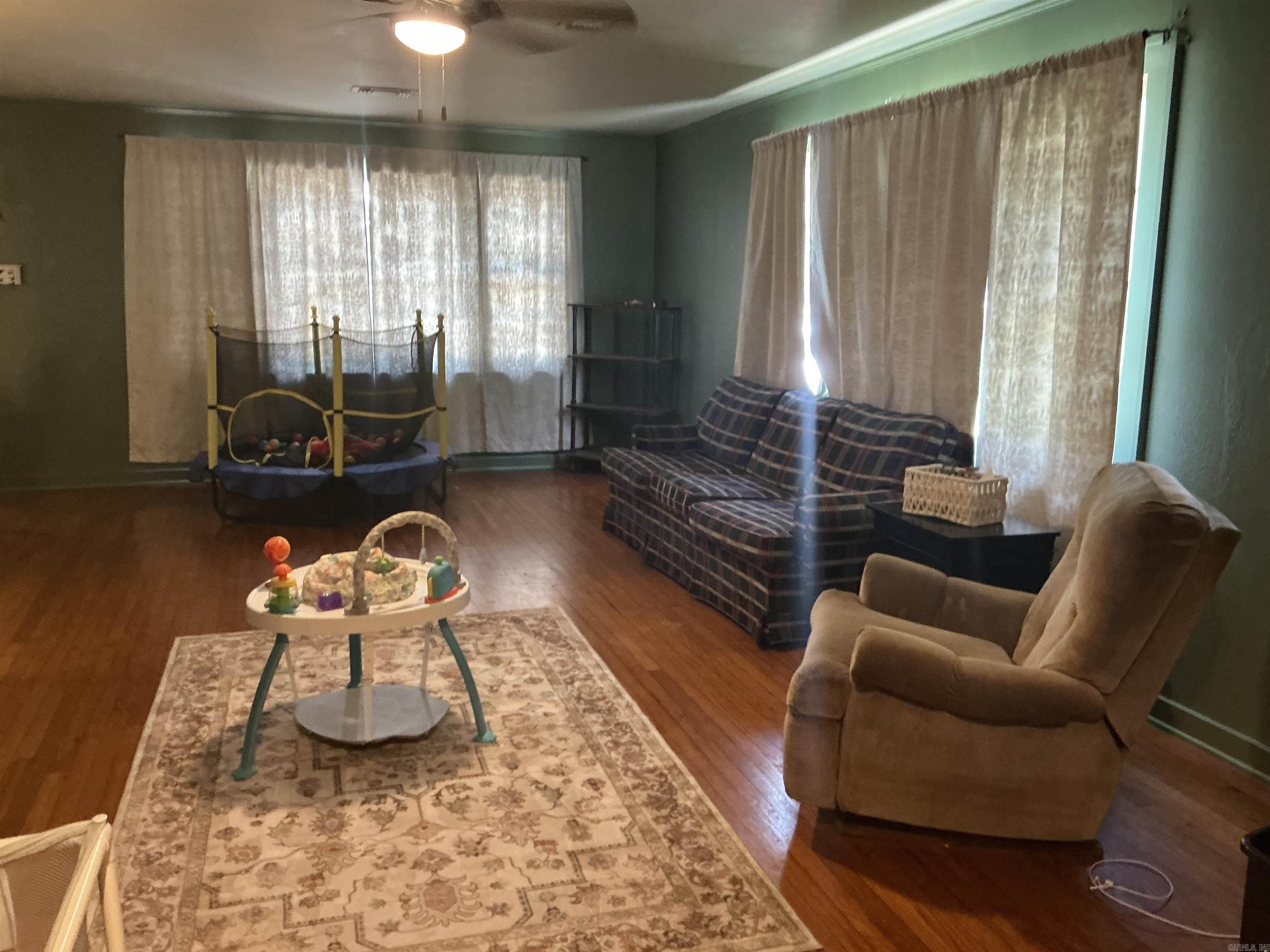 1006 Cedar Property Photo 6