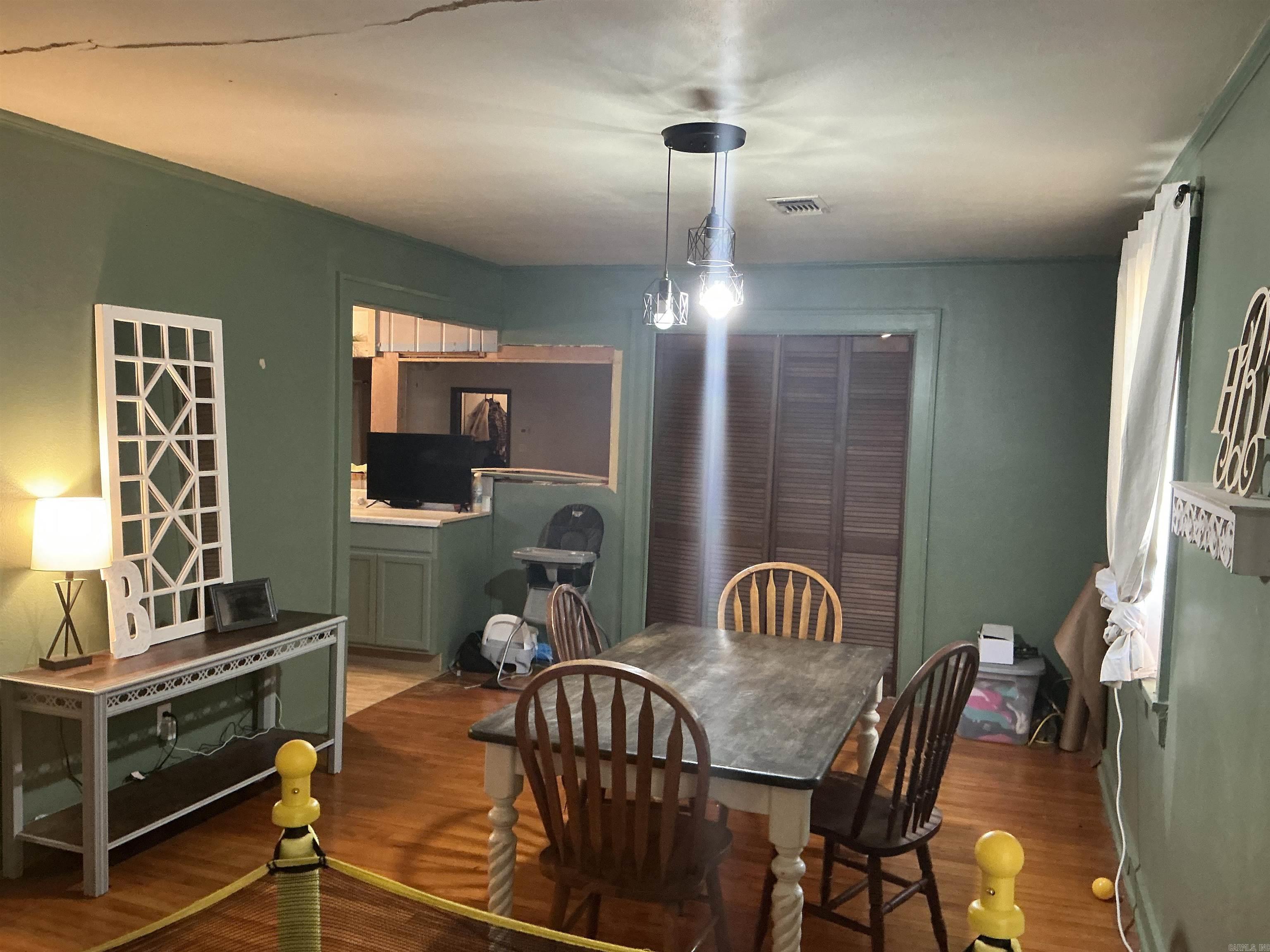 1006 Cedar Property Photo 10