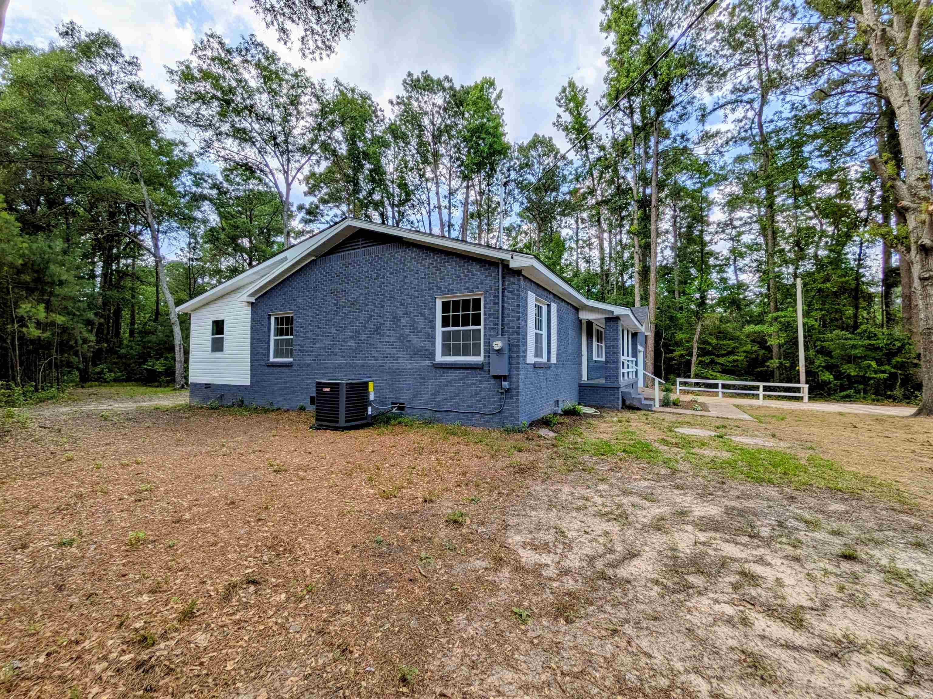 206 Hwy 376 Property Photo 2