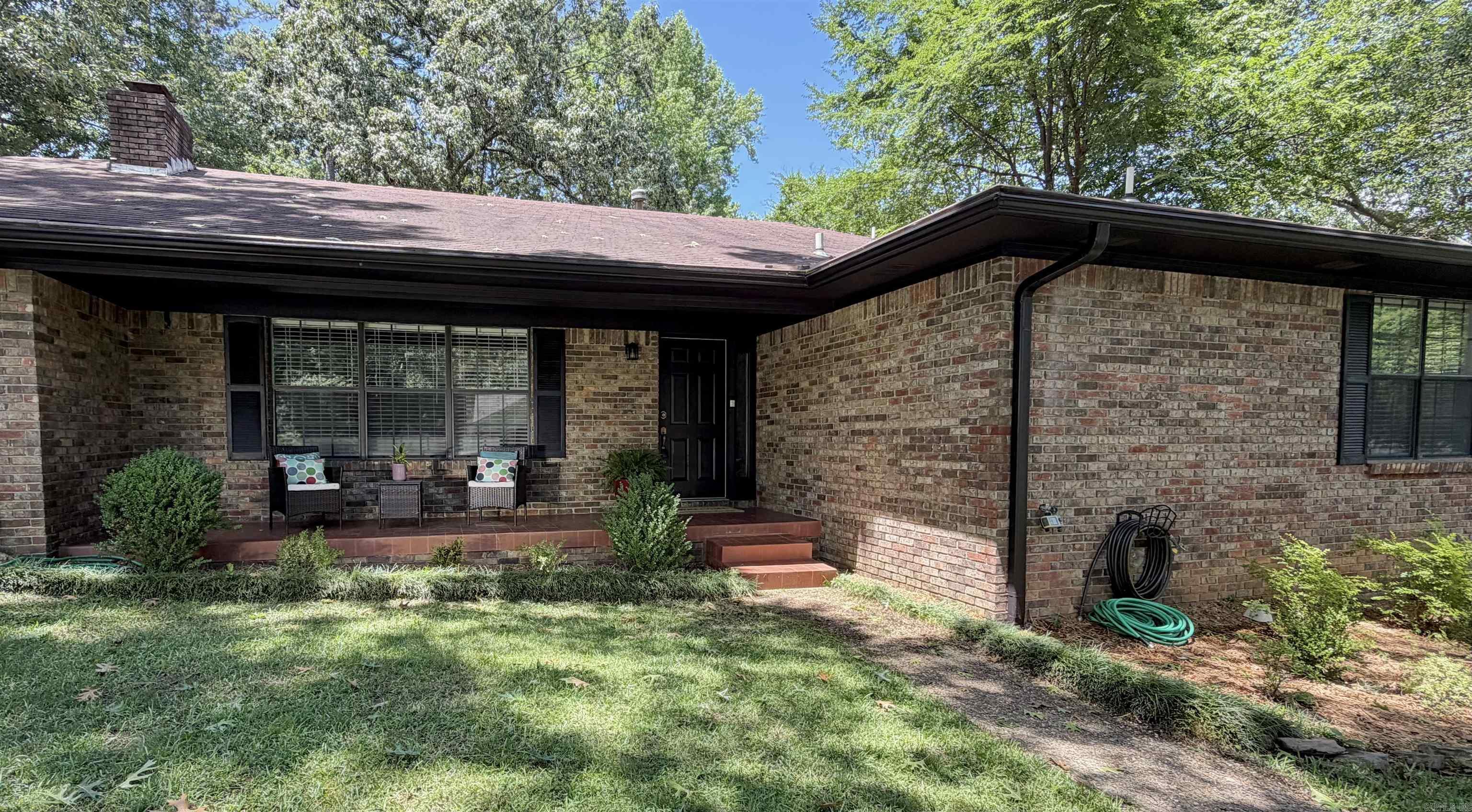 2 Glendale Court Property Photo 2