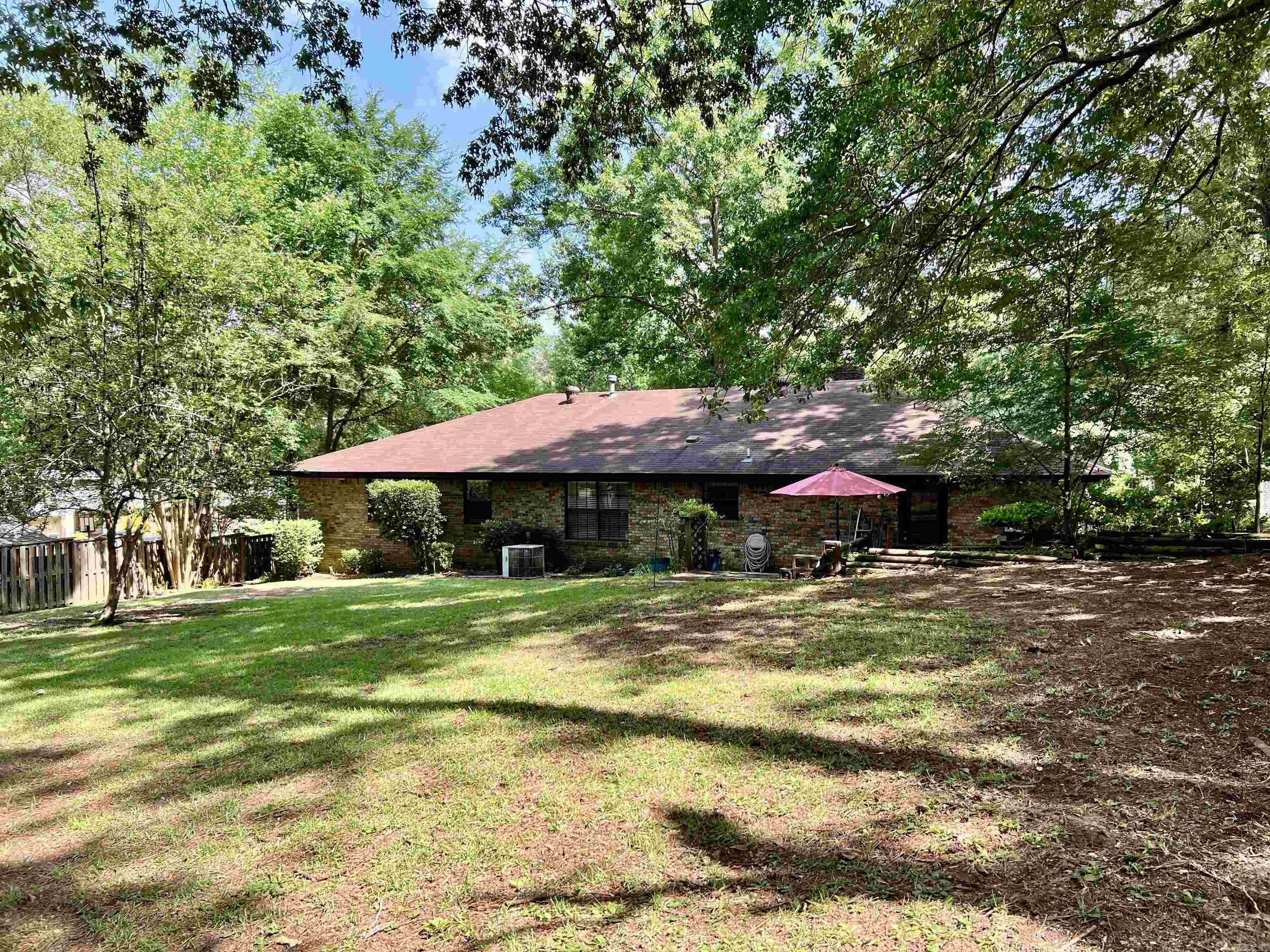 2 Glendale Court Property Photo 3