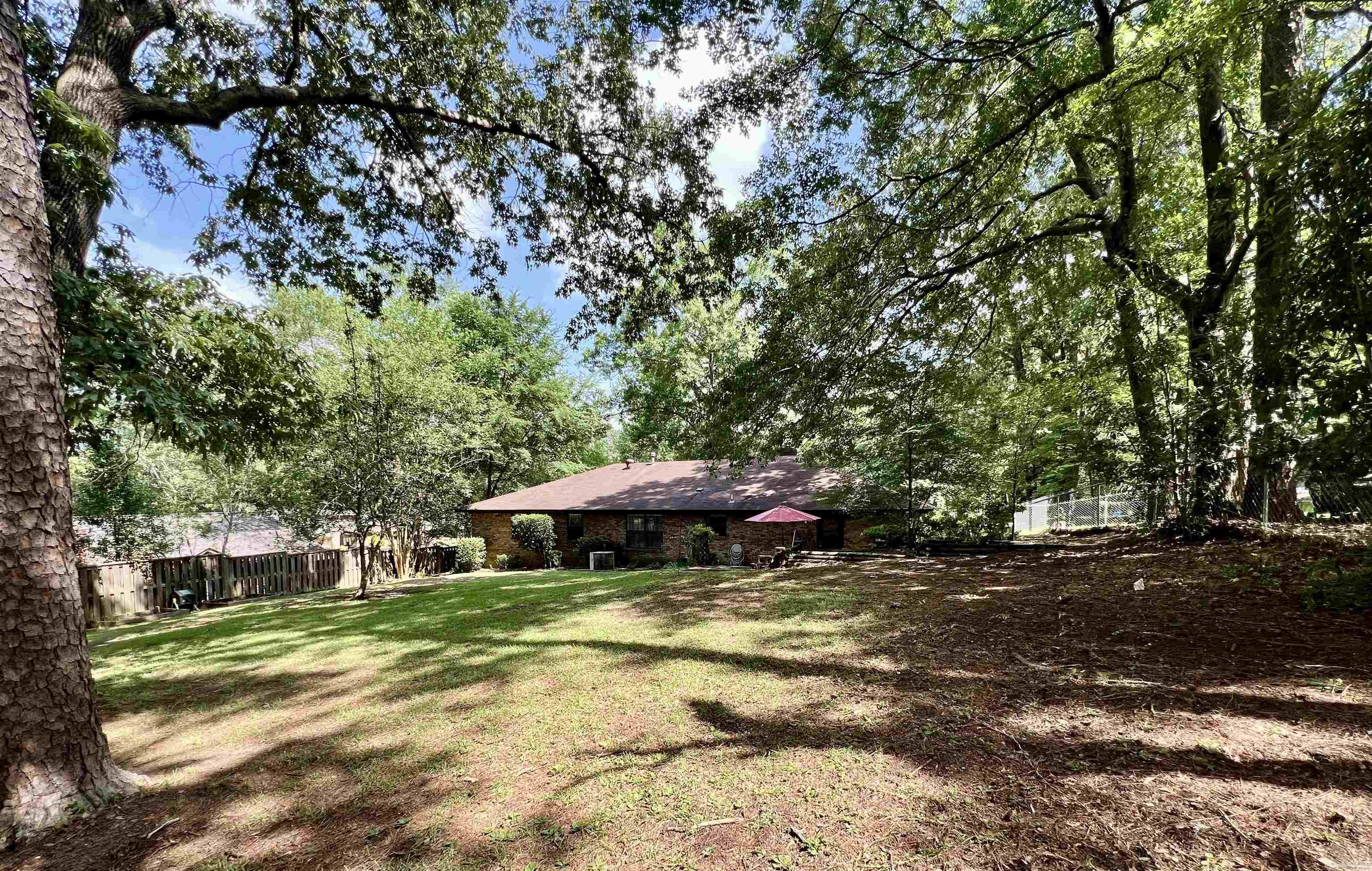2 Glendale Court Property Photo 4